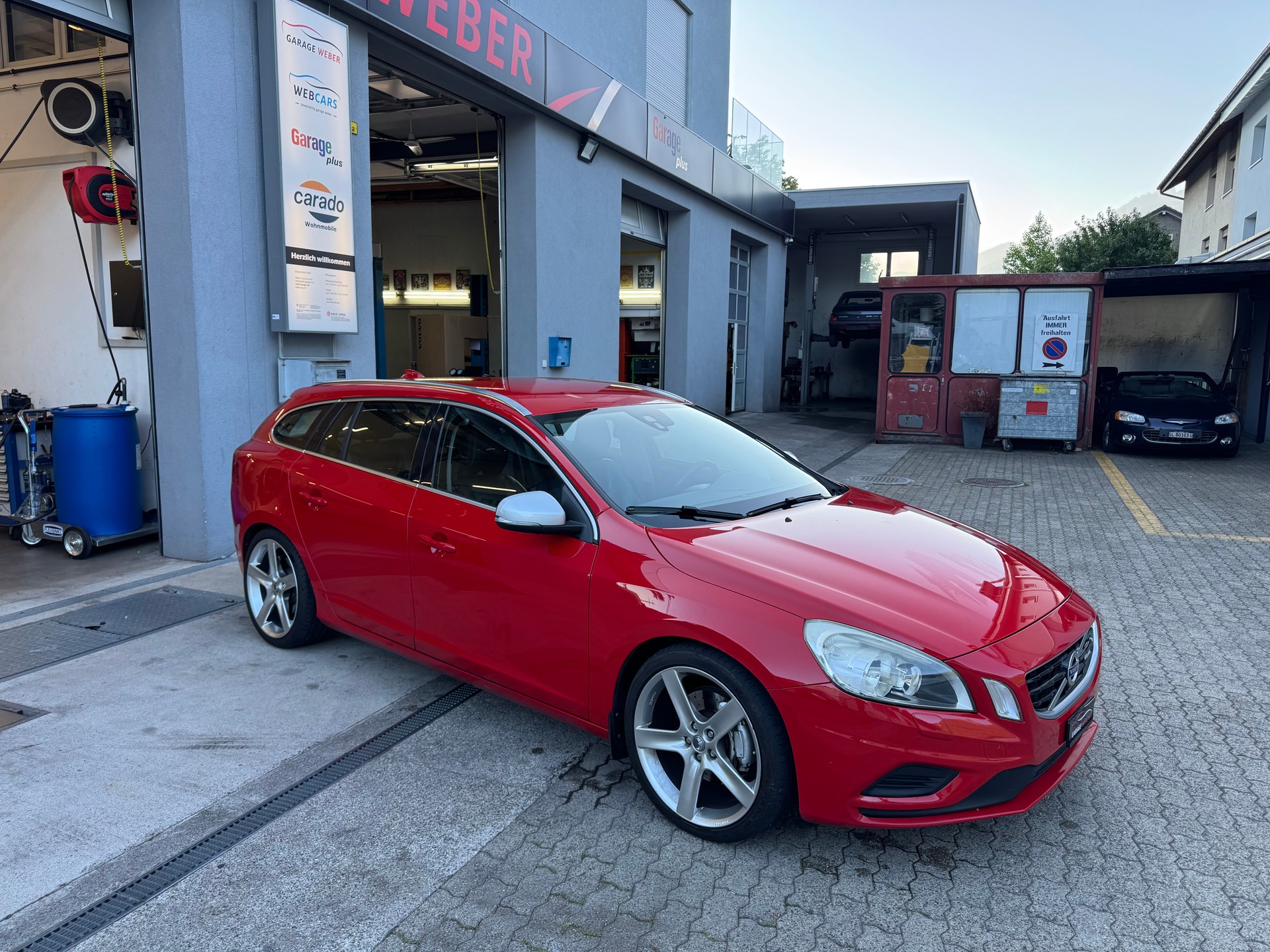 VOLVO V60 T6 AWD R-Design Geartronic-image-3