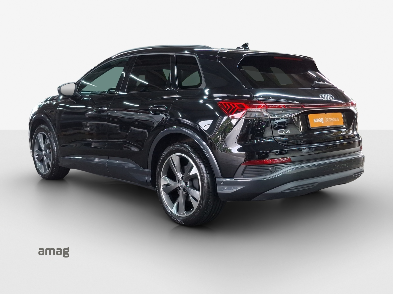 AUDI Q4 e-tron 35-showroom-element-2
