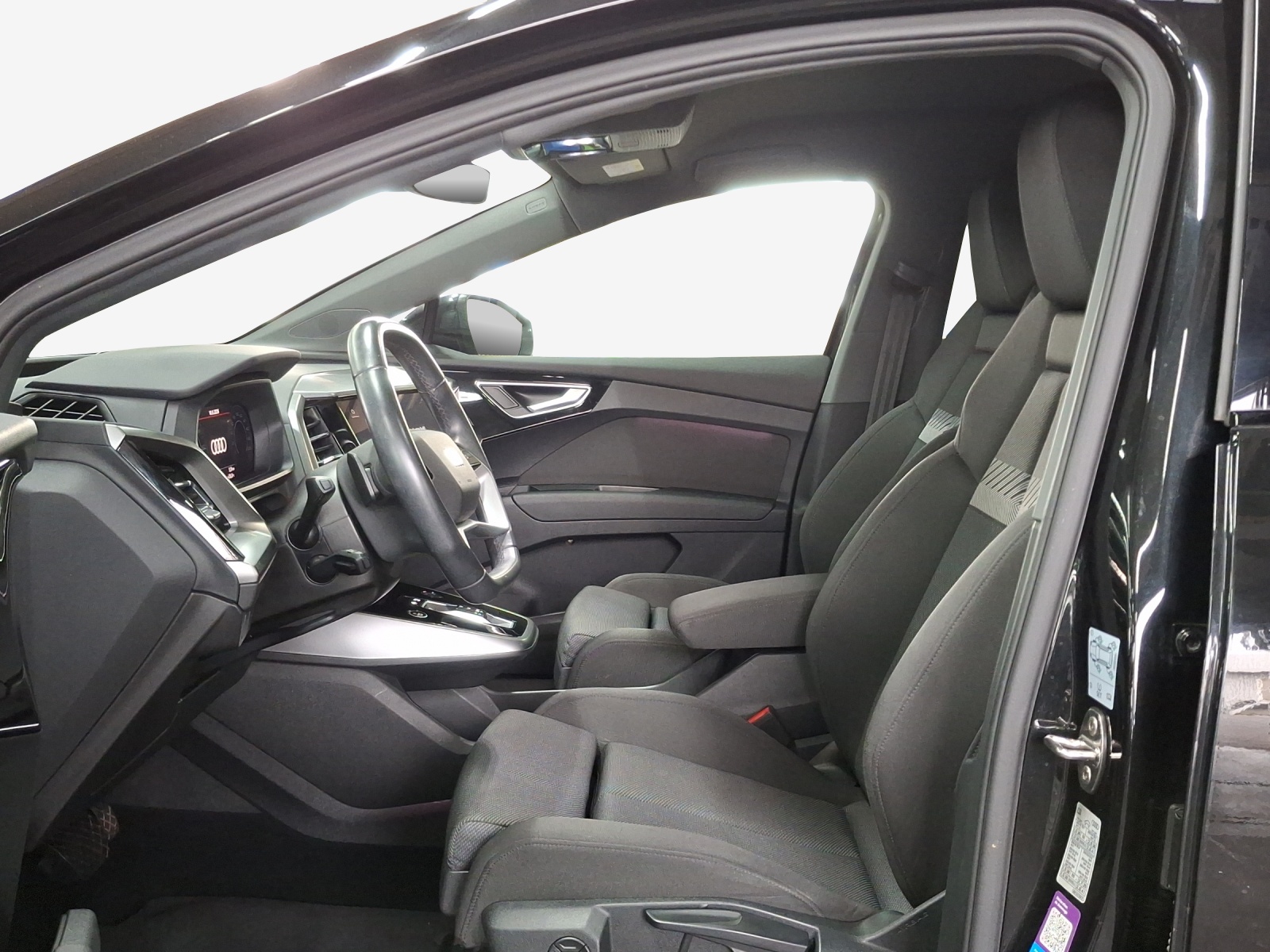 AUDI Q4 e-tron 35-image-7