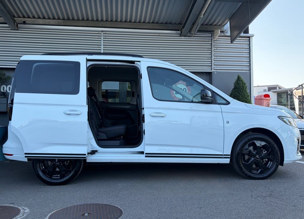 FORD Tourneo Connect 2.0 EcoBlue Sport-showroom-element-3