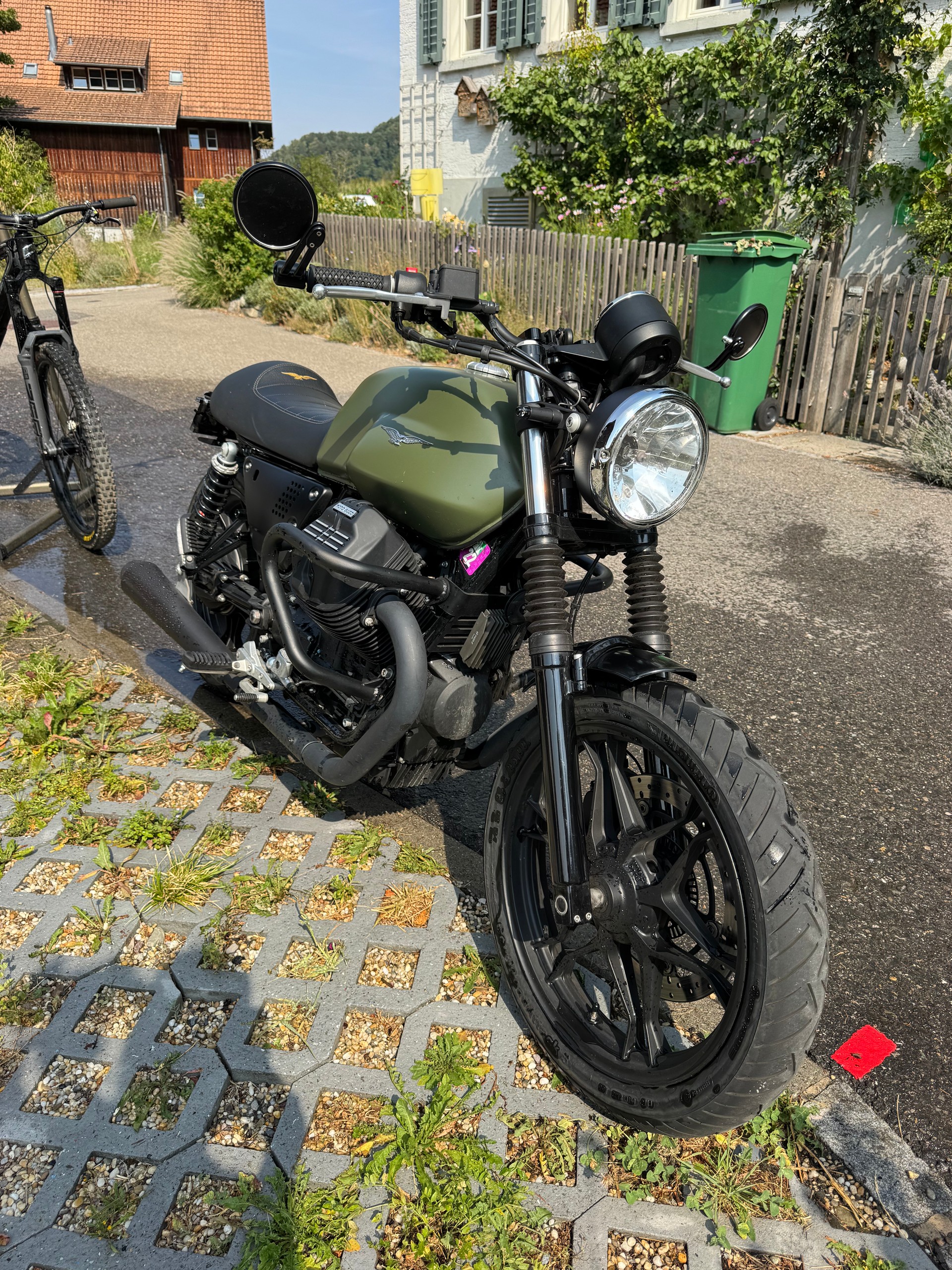 MOTO GUZZI V7 III Stone 750 ABS-image-2