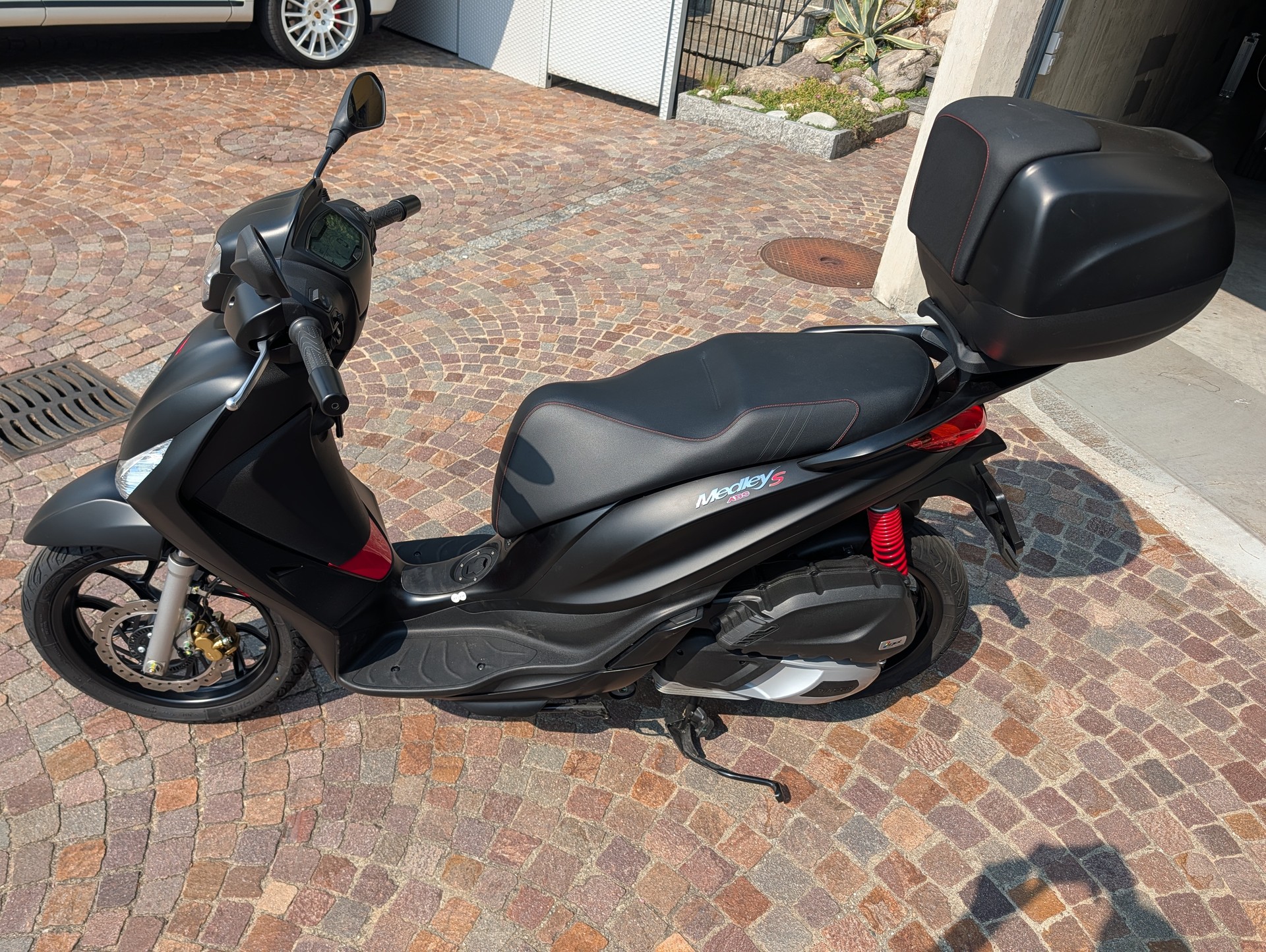 PIAGGIO Medley 125 iGet RST Sport-image-3