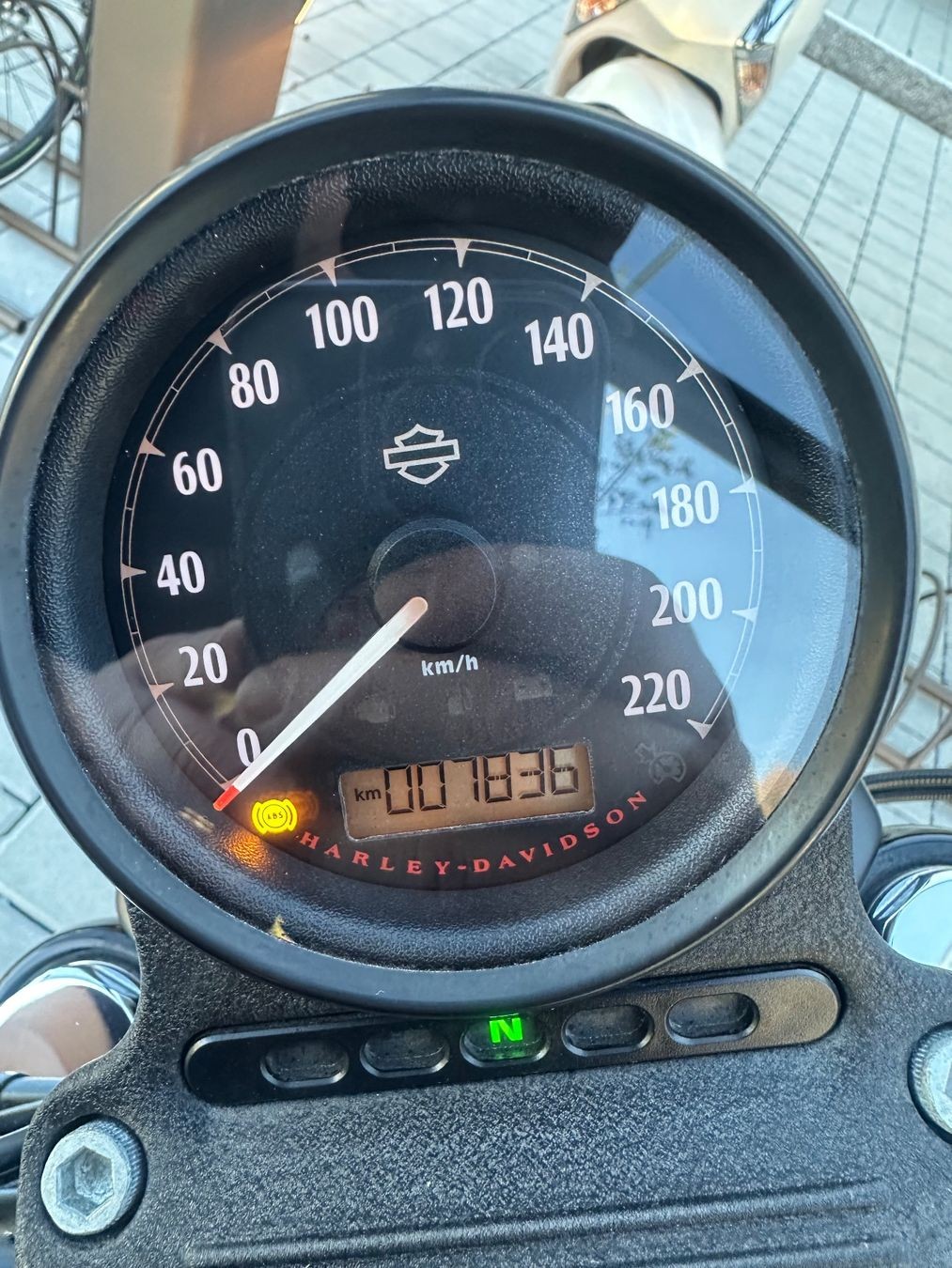 HARLEY-DAVIDSON XL 883 N Sportster Iron ABS-image-6