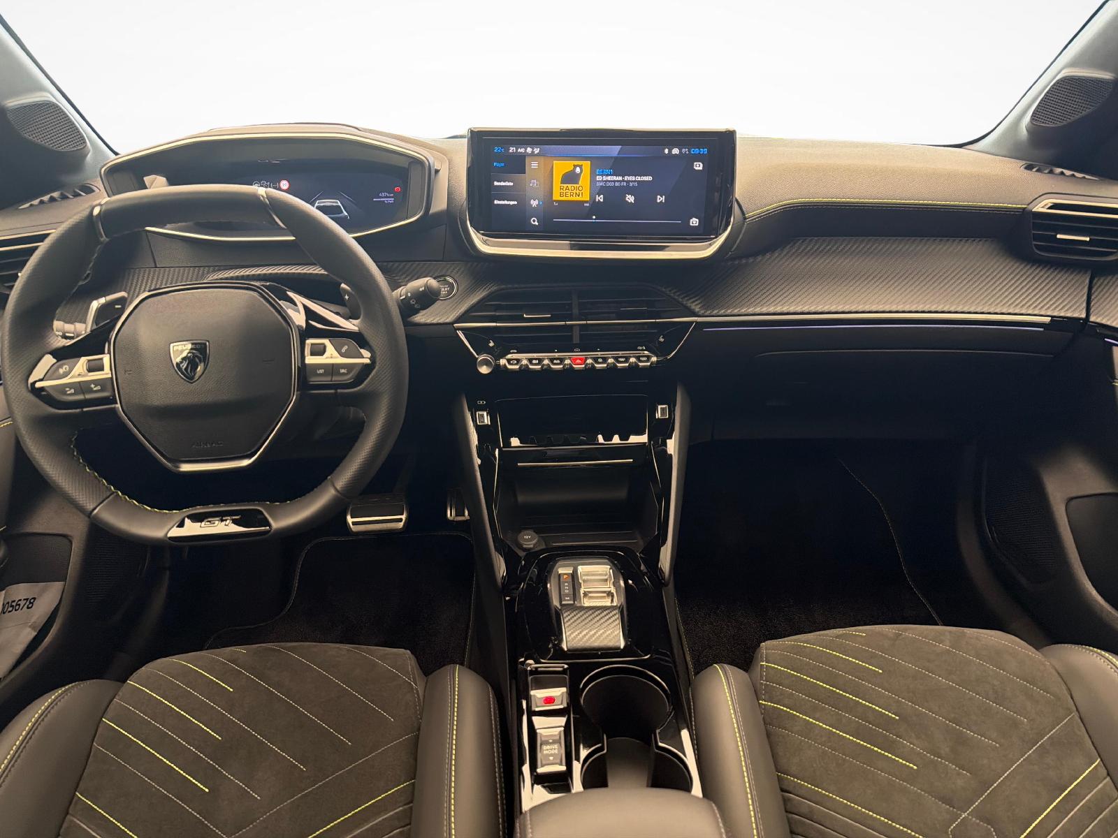 PEUGEOT 208 1.2 Hybrid 145 GT-image-8