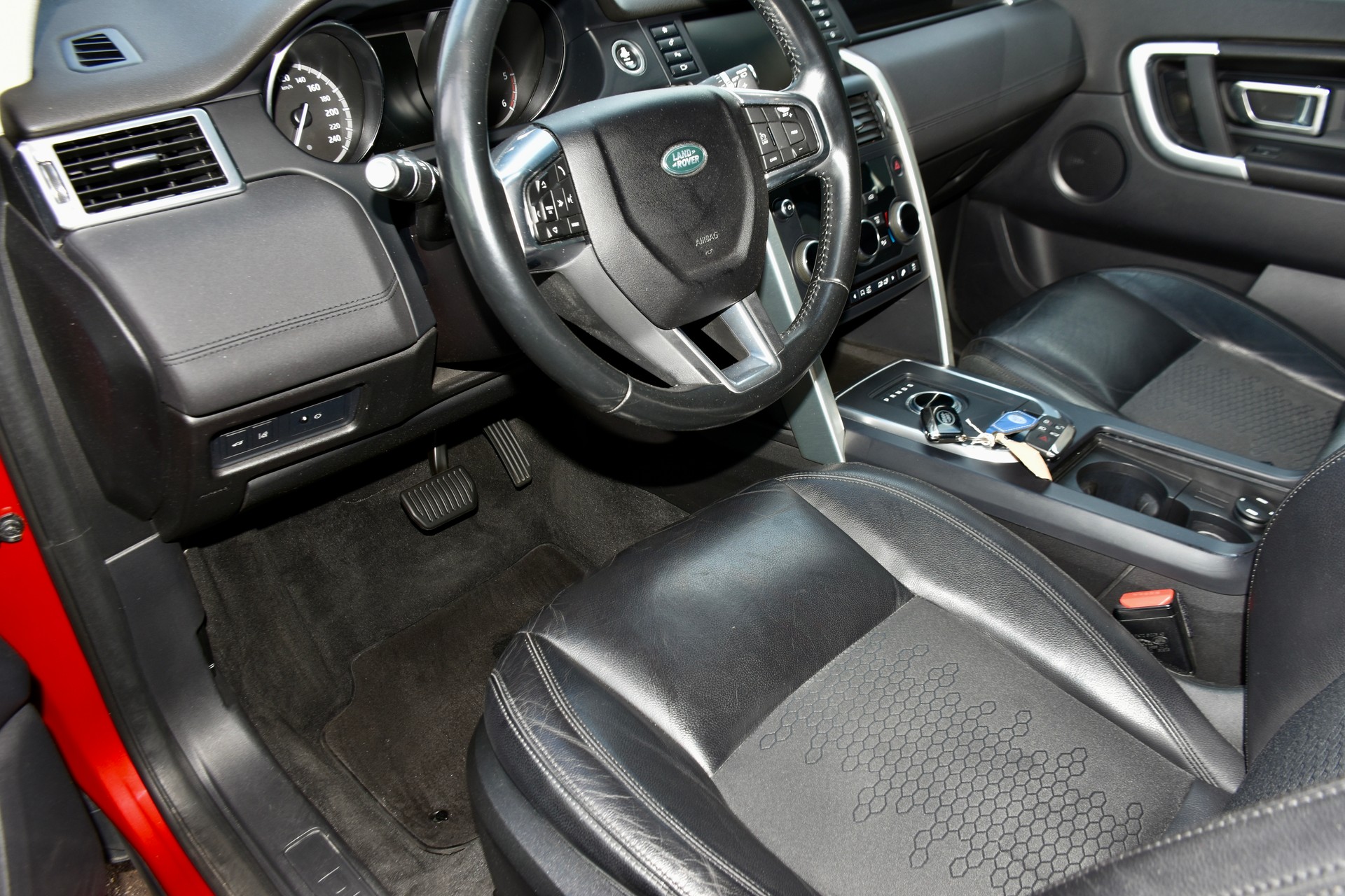 LAND ROVER Discovery Sport 2.0 TD4 SE-showroom-element-3
