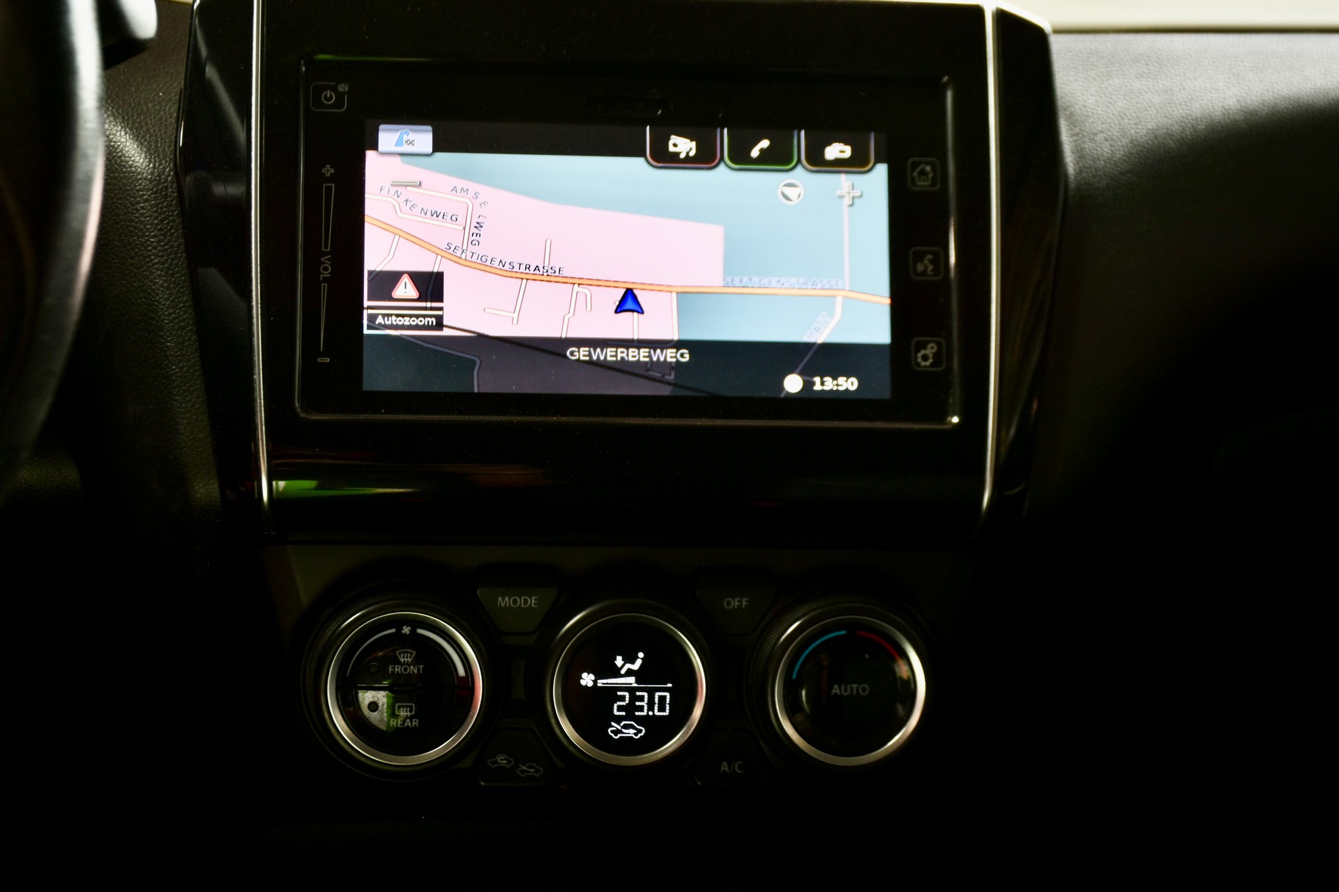 LAND ROVER Discovery Sport 2.0 TD4 SE-image-11