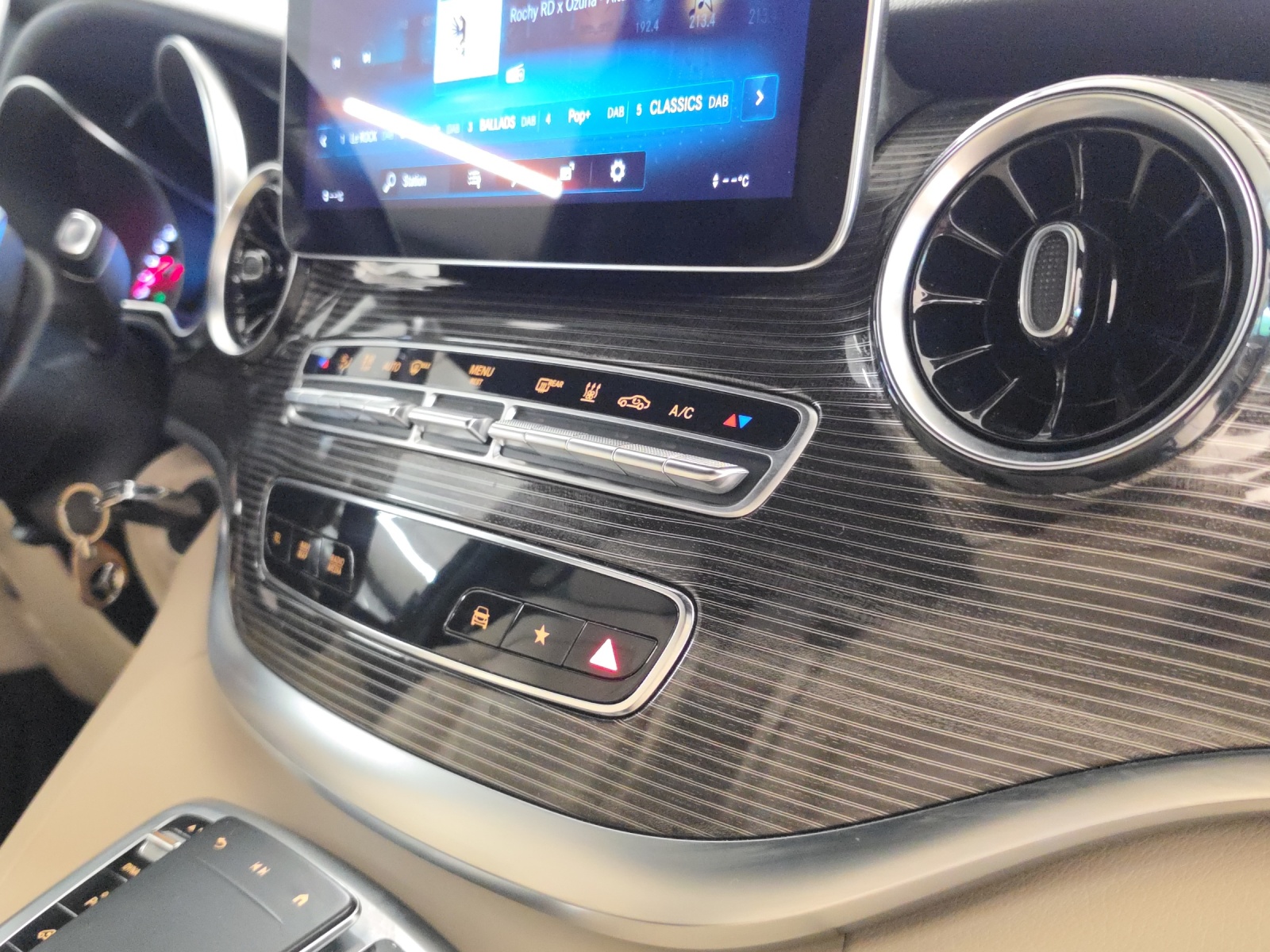 MERCEDES-BENZ V 250 d lang Avantgarde 4Matic G-Tronic-image-16