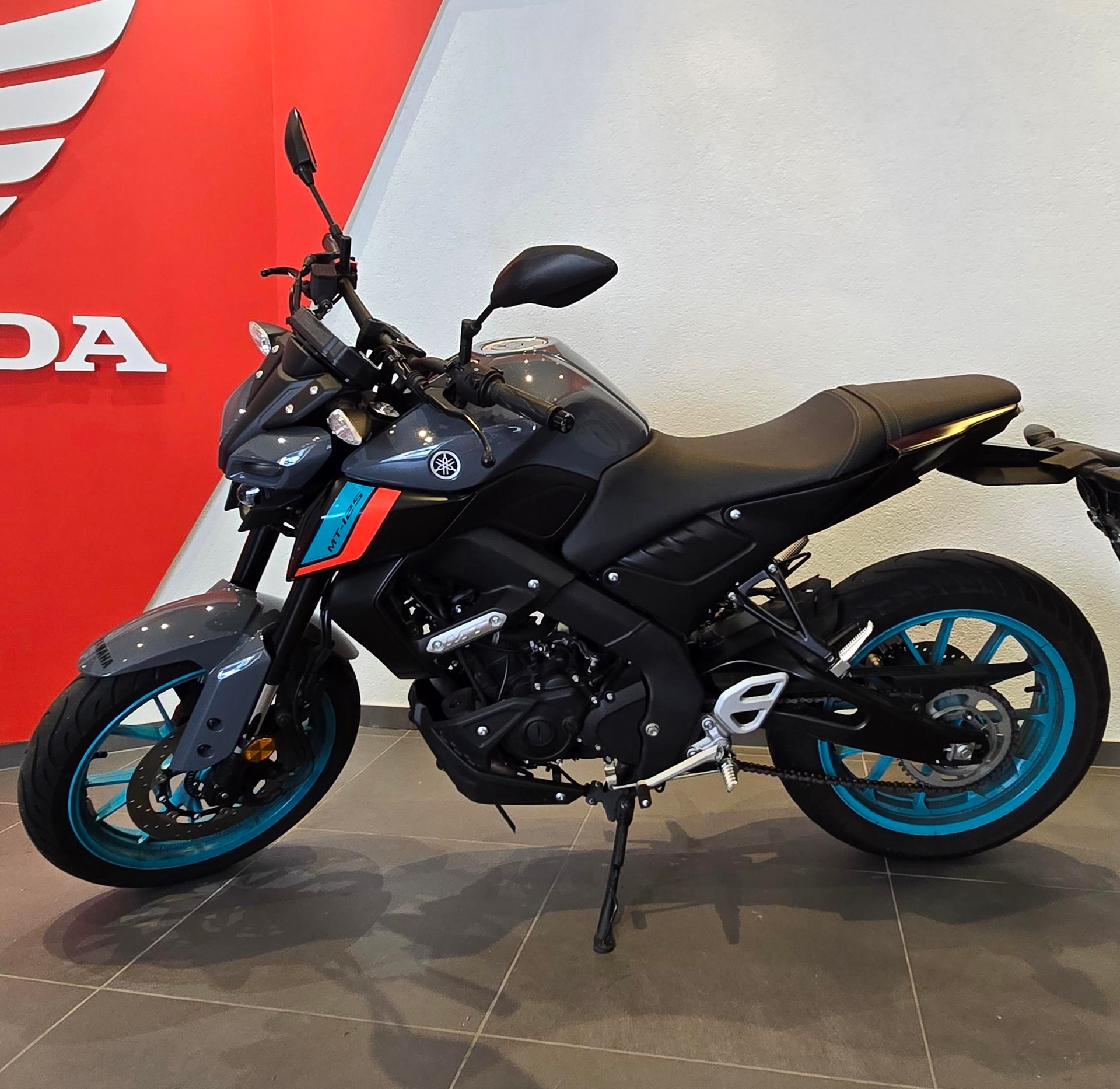 YAMAHA MT-125 ABS-image-1