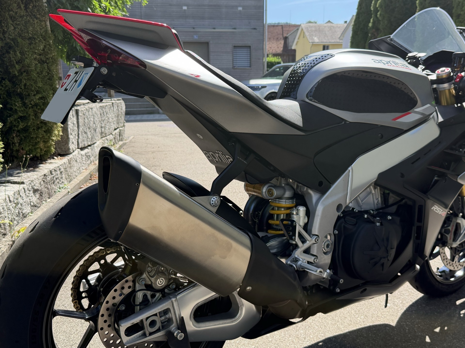 APRILIA RSV4 1100-image-7