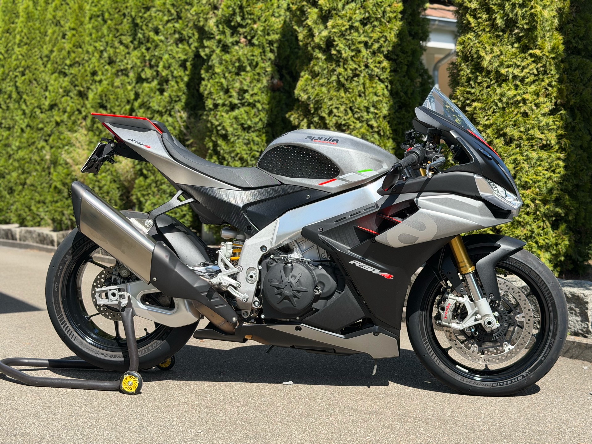 APRILIA RSV4 1100-image-0