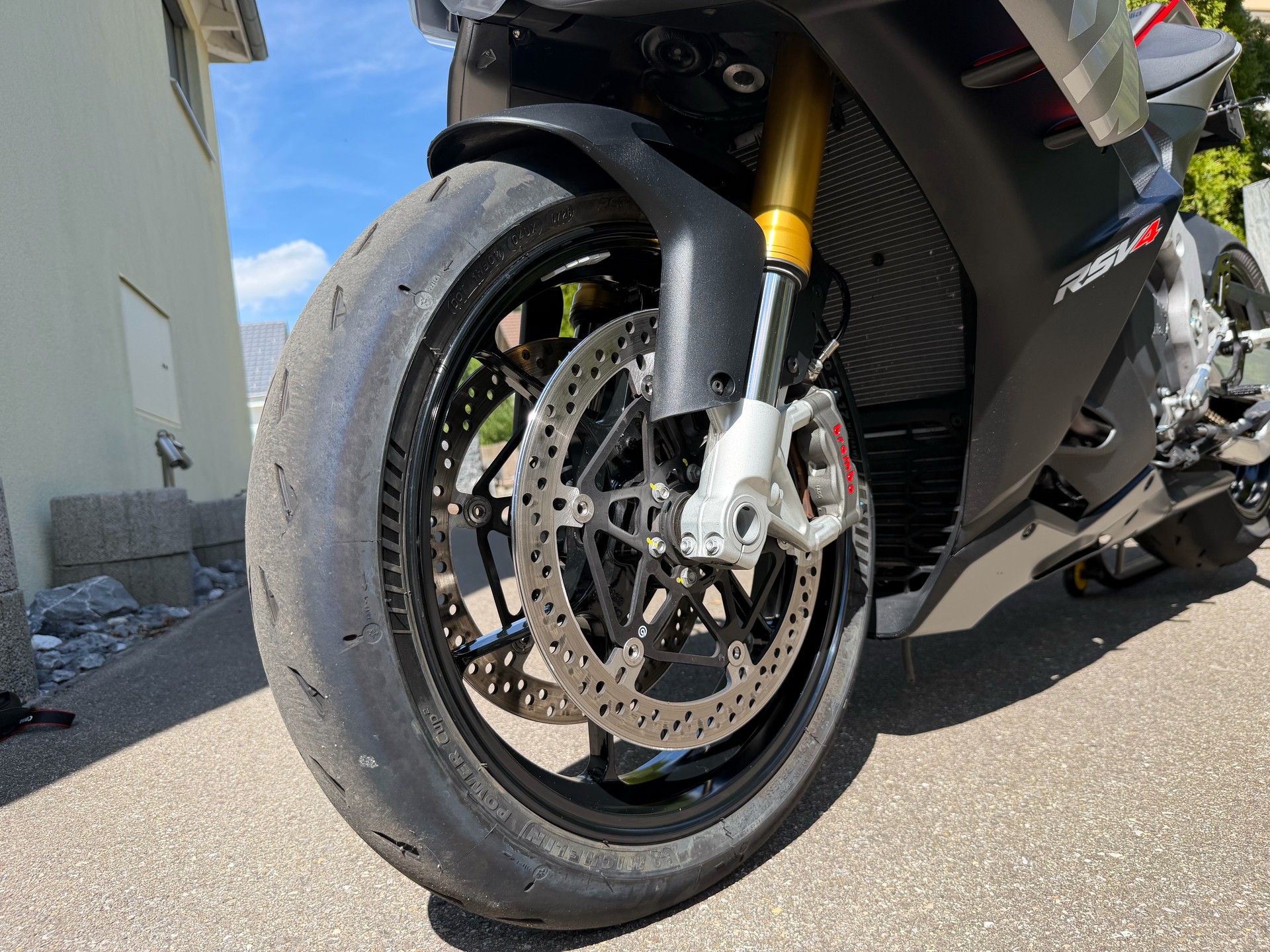 APRILIA RSV4 1100-image-10
