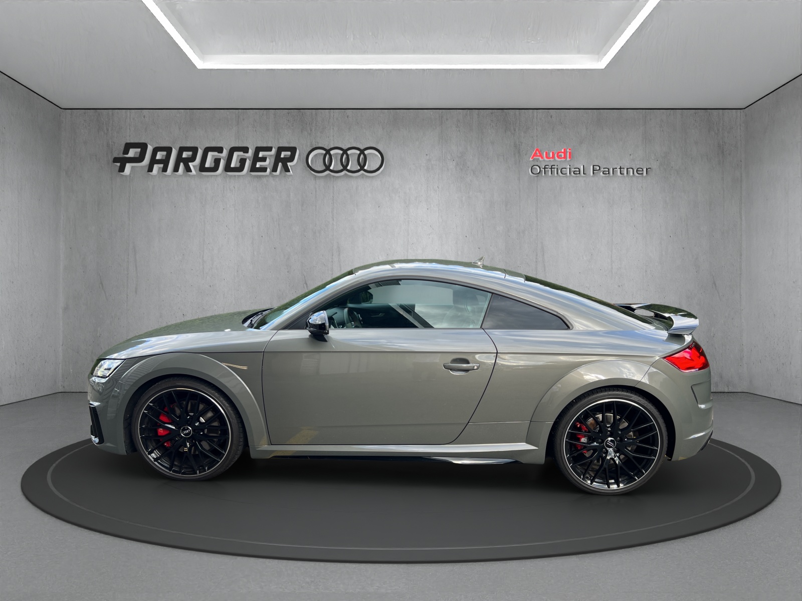 AUDI TTS Competition Plus-showroom-element-2