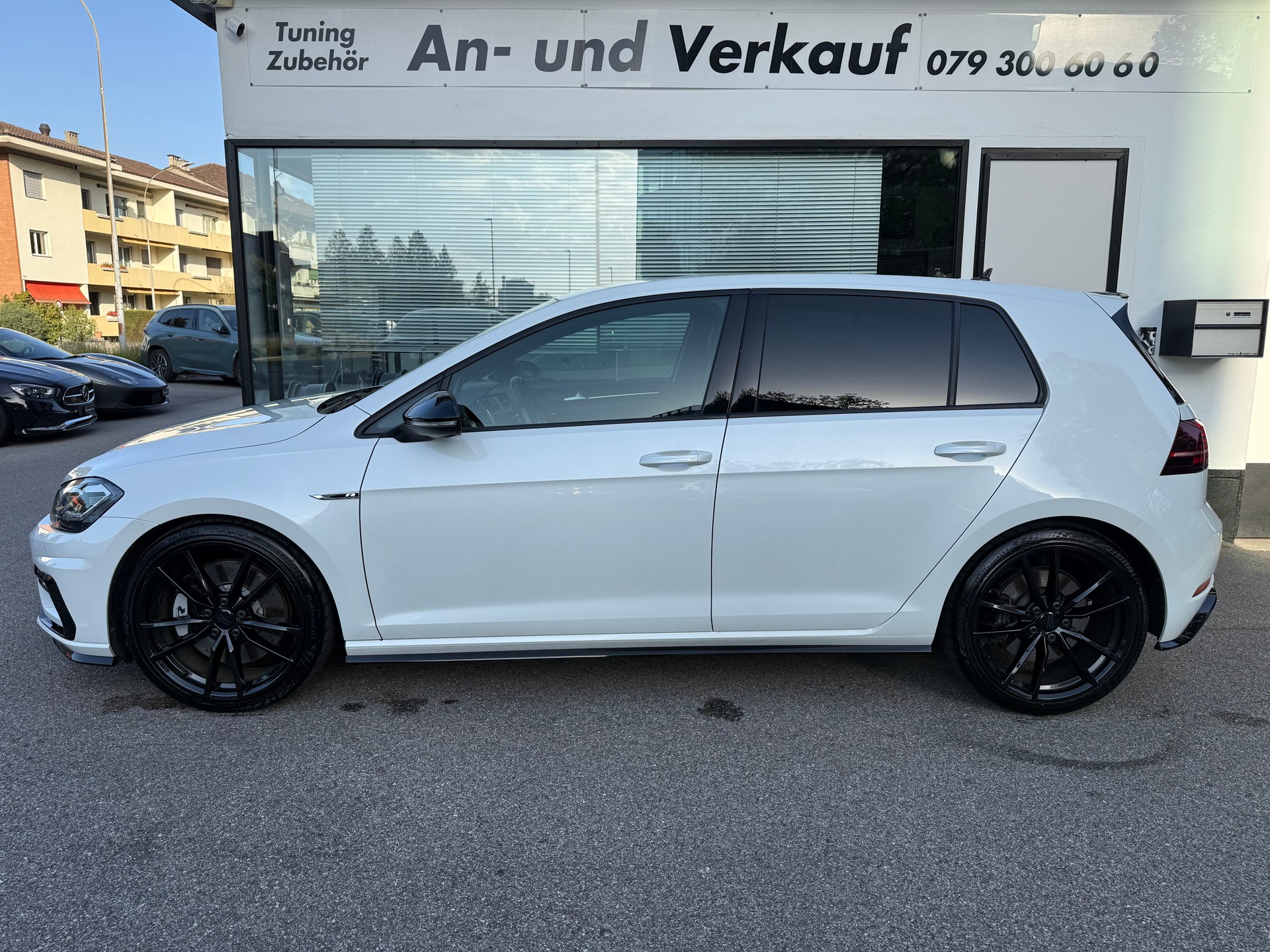 VW Golf 2.0 TSI R 4Motion DSG-showroom-element-2