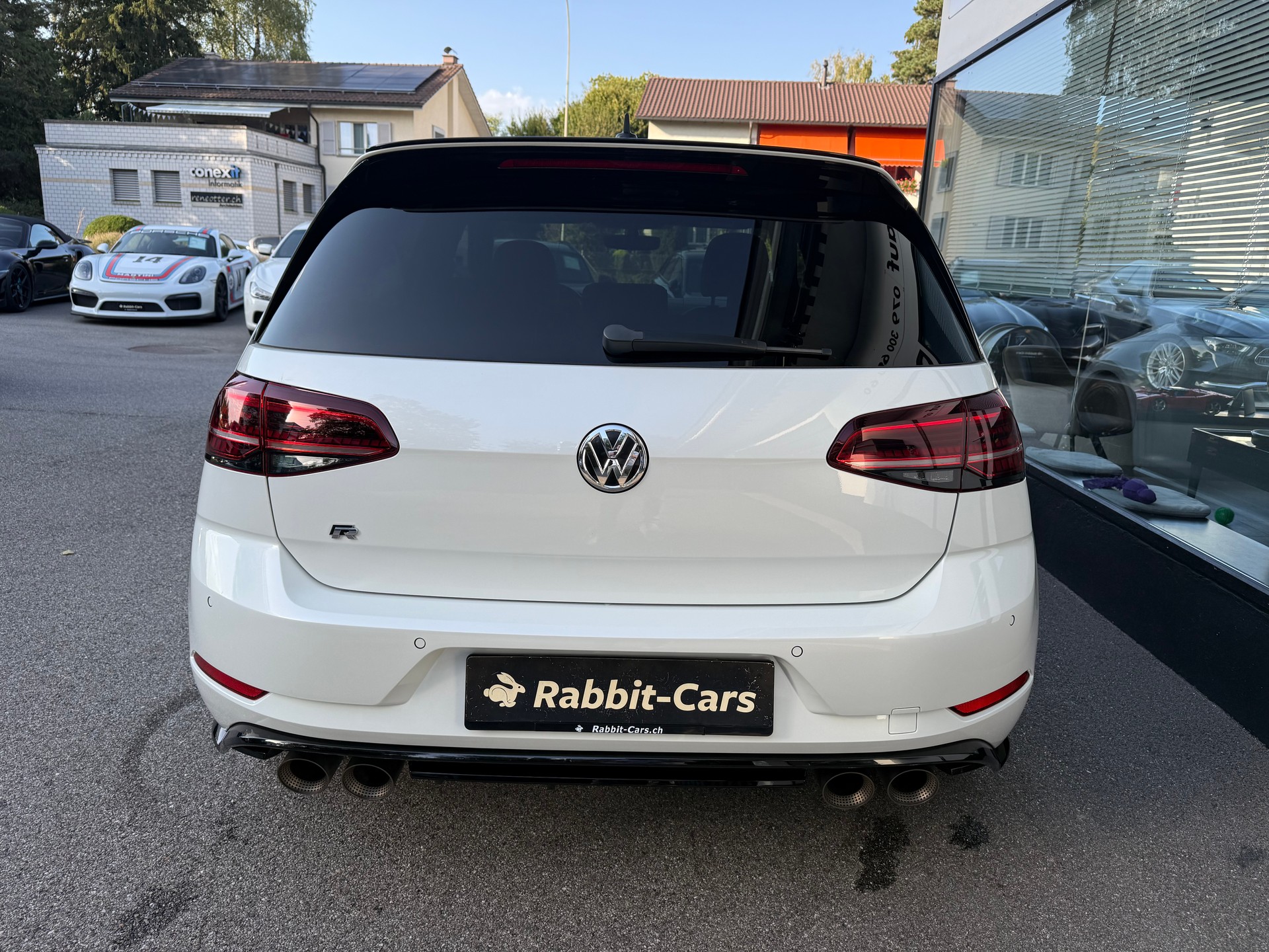 VW Golf 2.0 TSI R 4Motion DSG-image-4