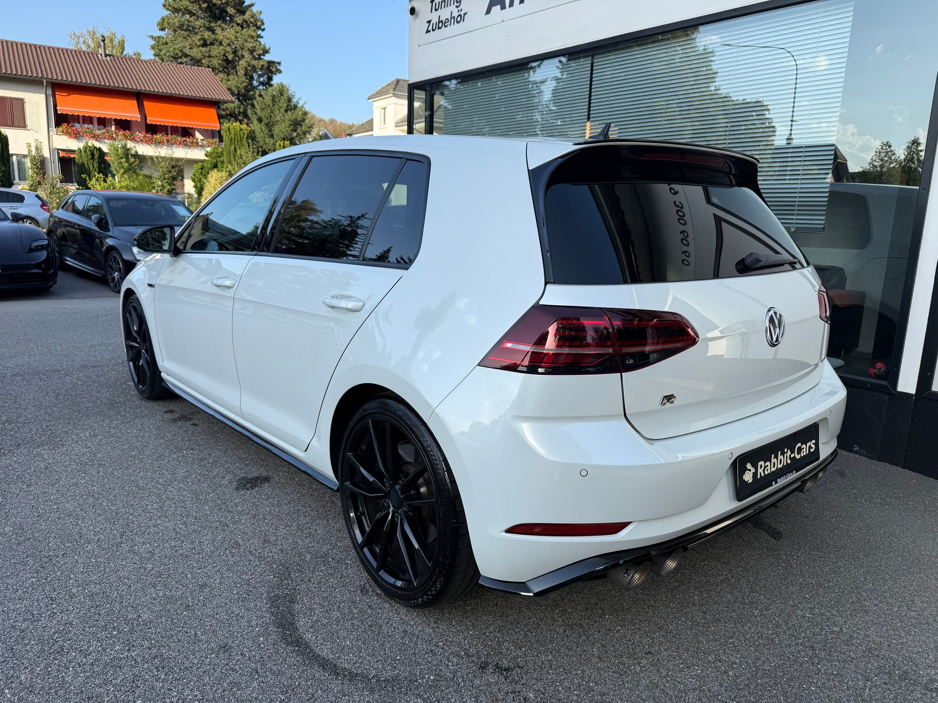 VW Golf 2.0 TSI R 4Motion DSG-showroom-element-3