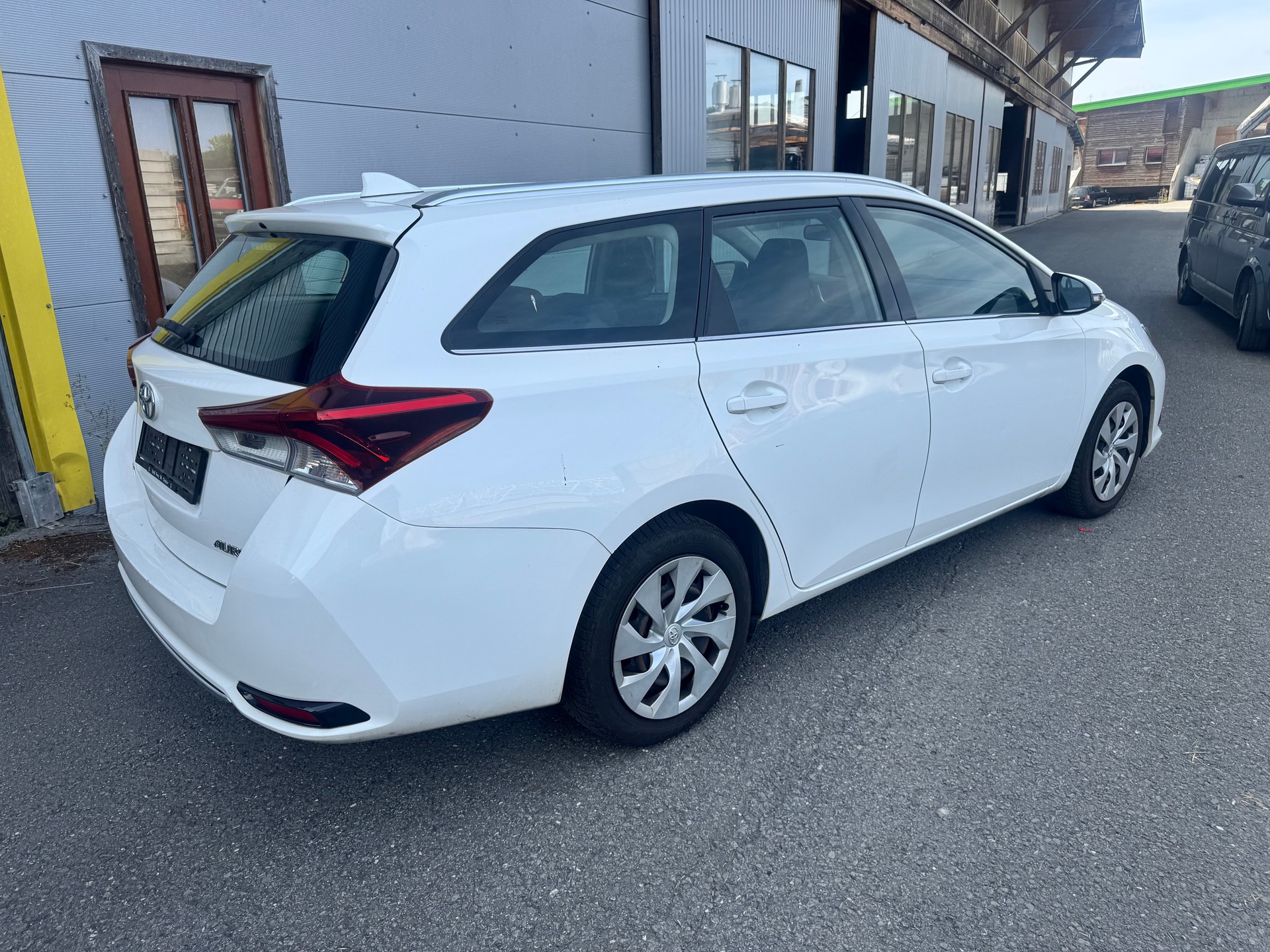 TOYOTA Auris Touring Sports 1.2 Turbo Comfort-image-6