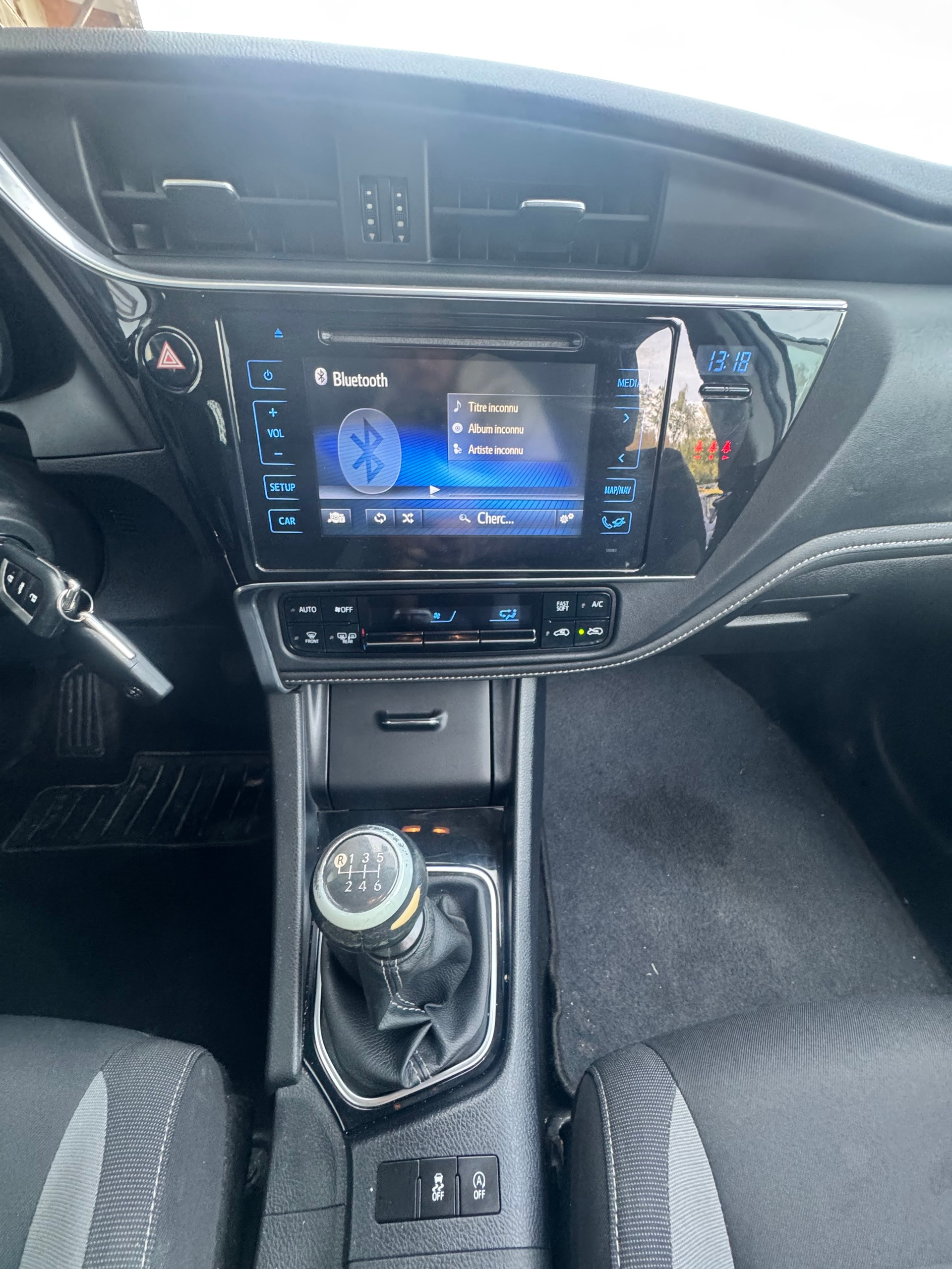 TOYOTA Auris Touring Sports 1.2 Turbo Comfort-image-9