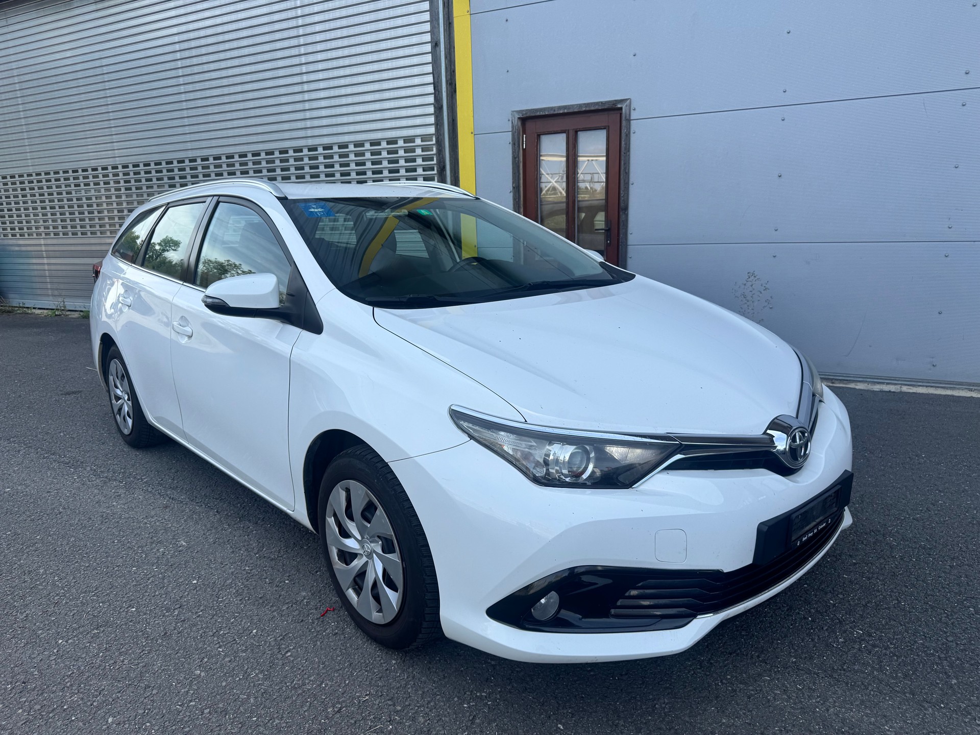 TOYOTA Auris Touring Sports 1.2 Turbo Comfort-image-1