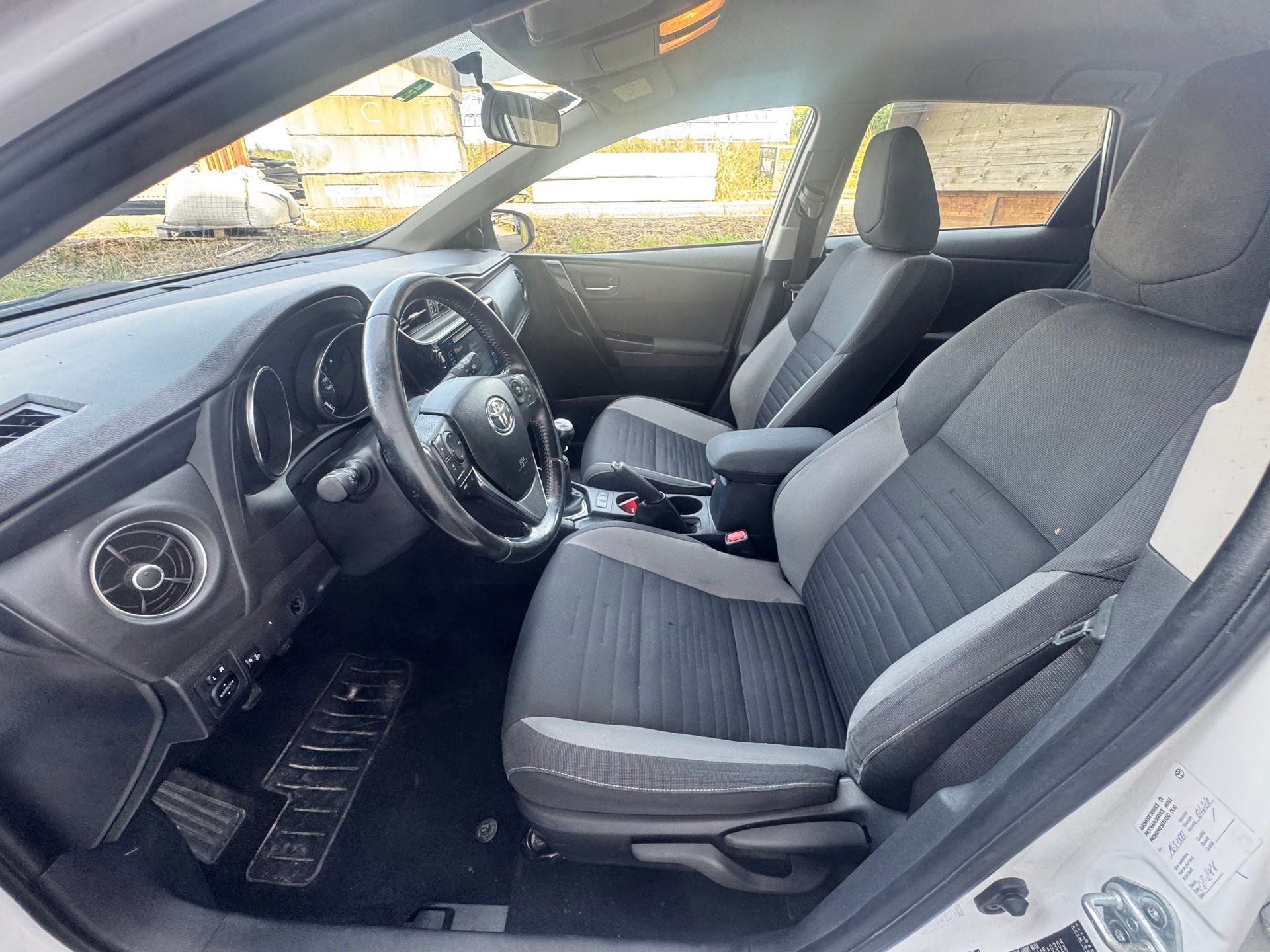 TOYOTA Auris Touring Sports 1.2 Turbo Comfort-image-10