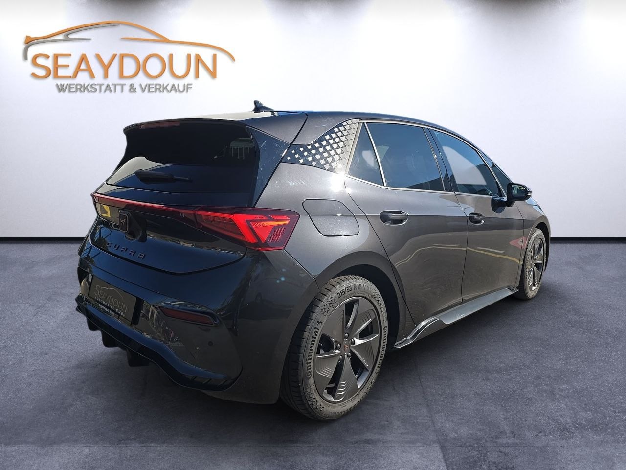 CUPRA Born 58 kWh-showroom-element-2