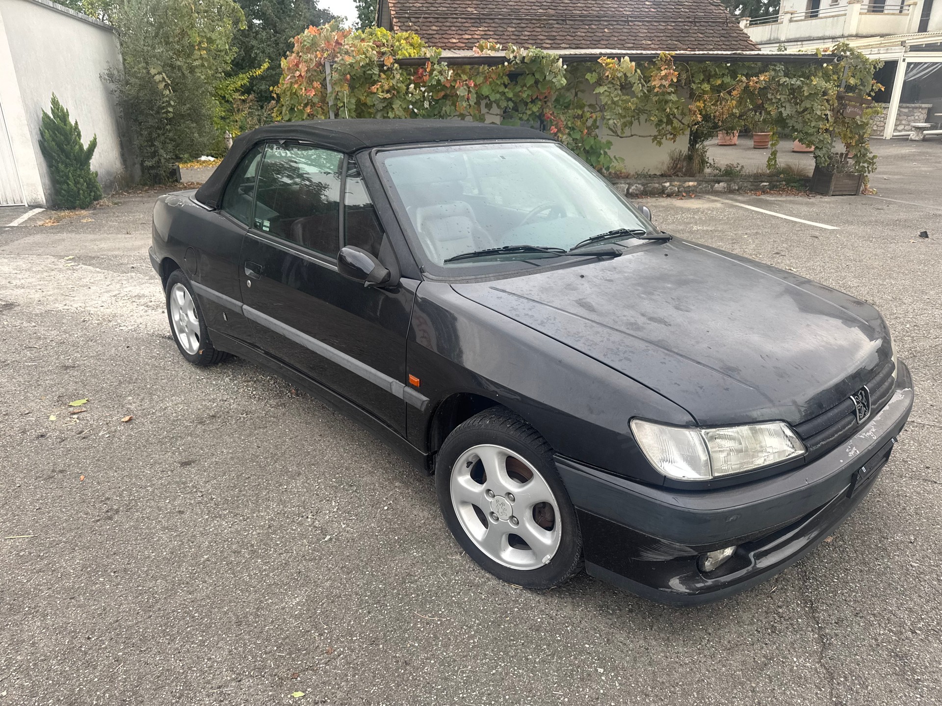 PEUGEOT 306 Cabrio 2.0 Swiss-image-1