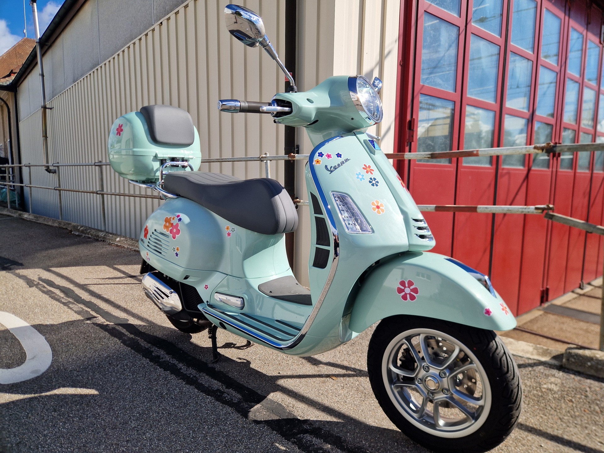 PIAGGIO Vespa GTS 125 RST Euro 5+-image-1