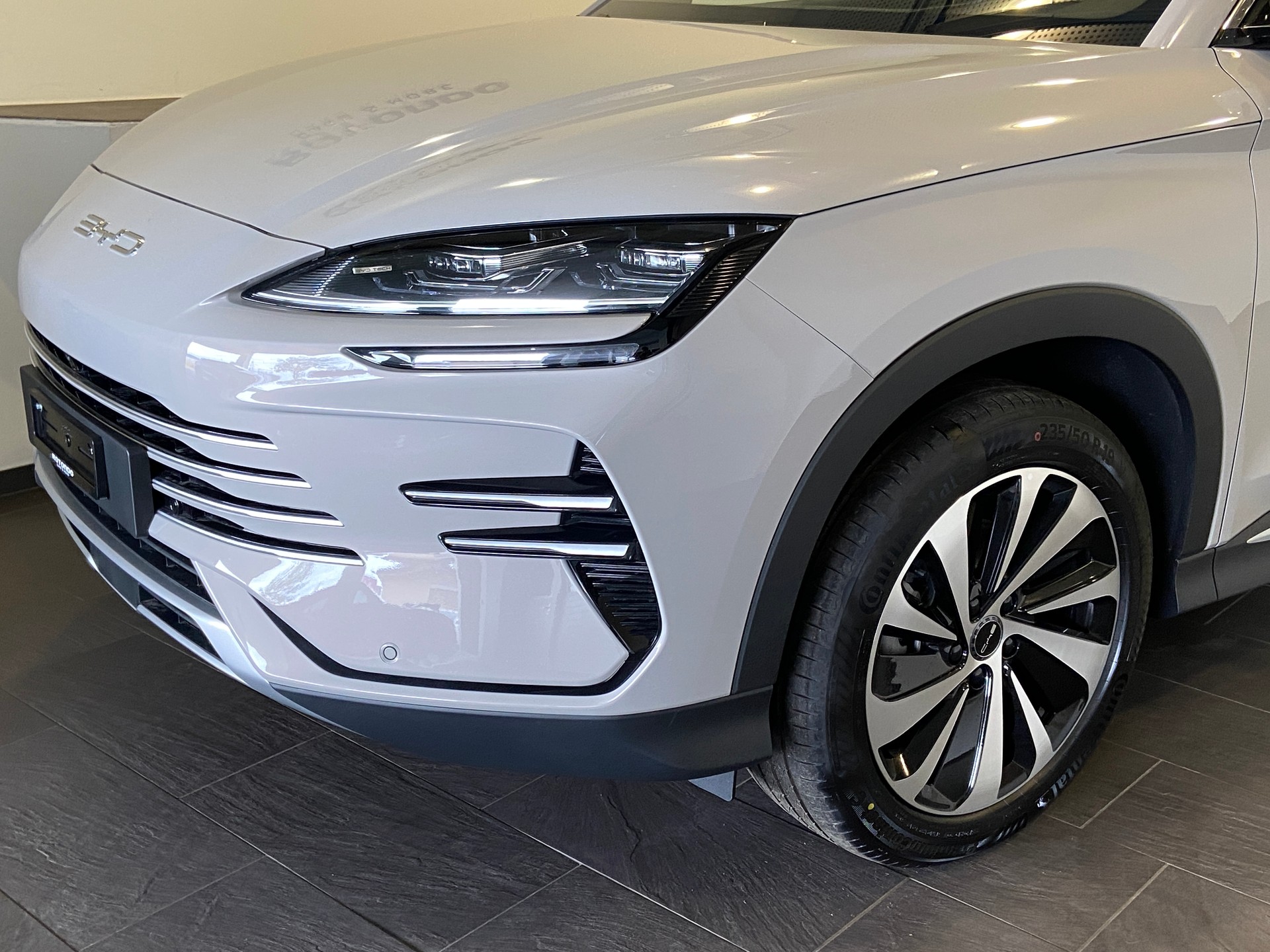 BYD Seal U DM-i Design AWD-showroom-element-2