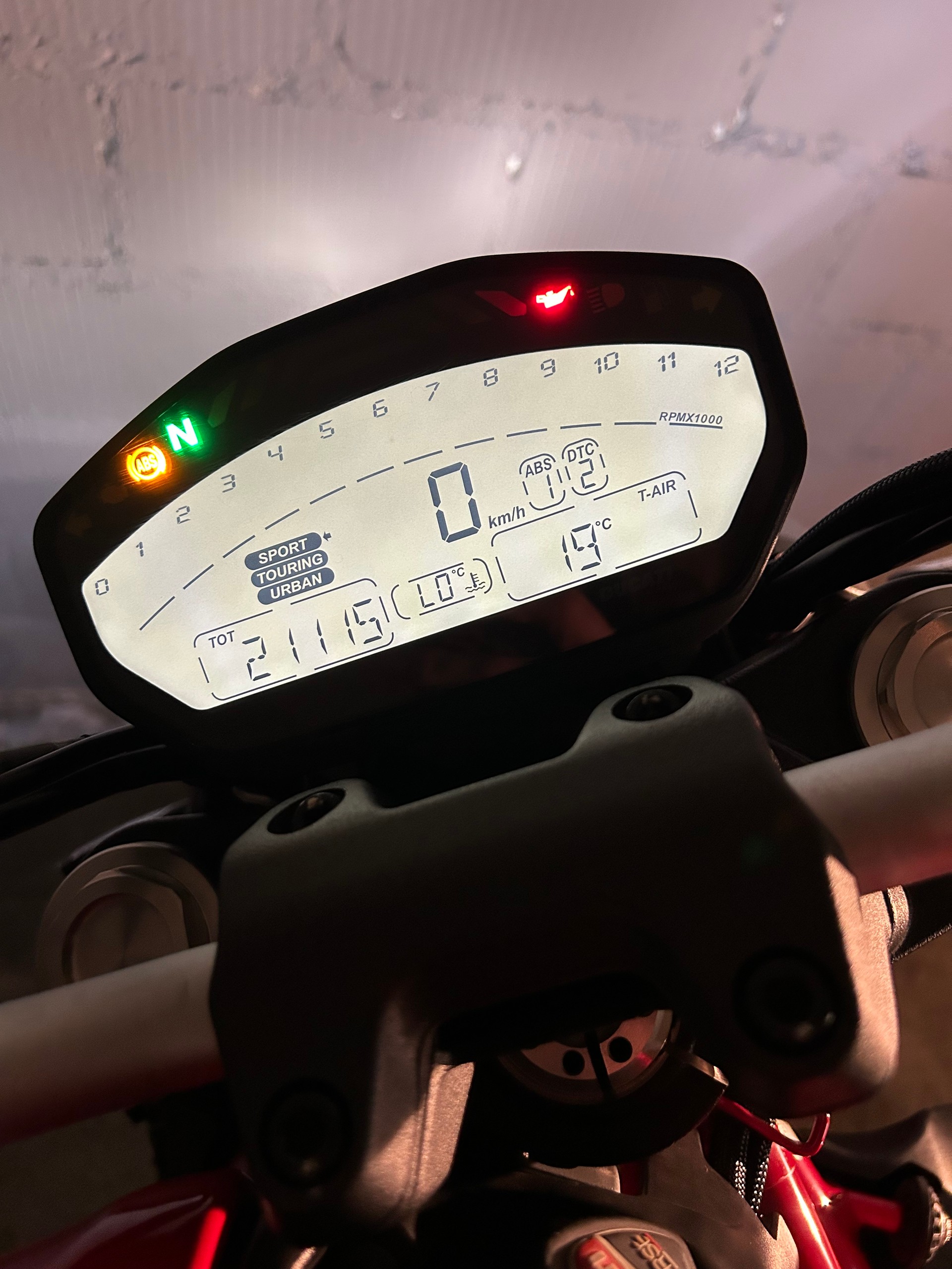 DUCATI Monster 821-image-6