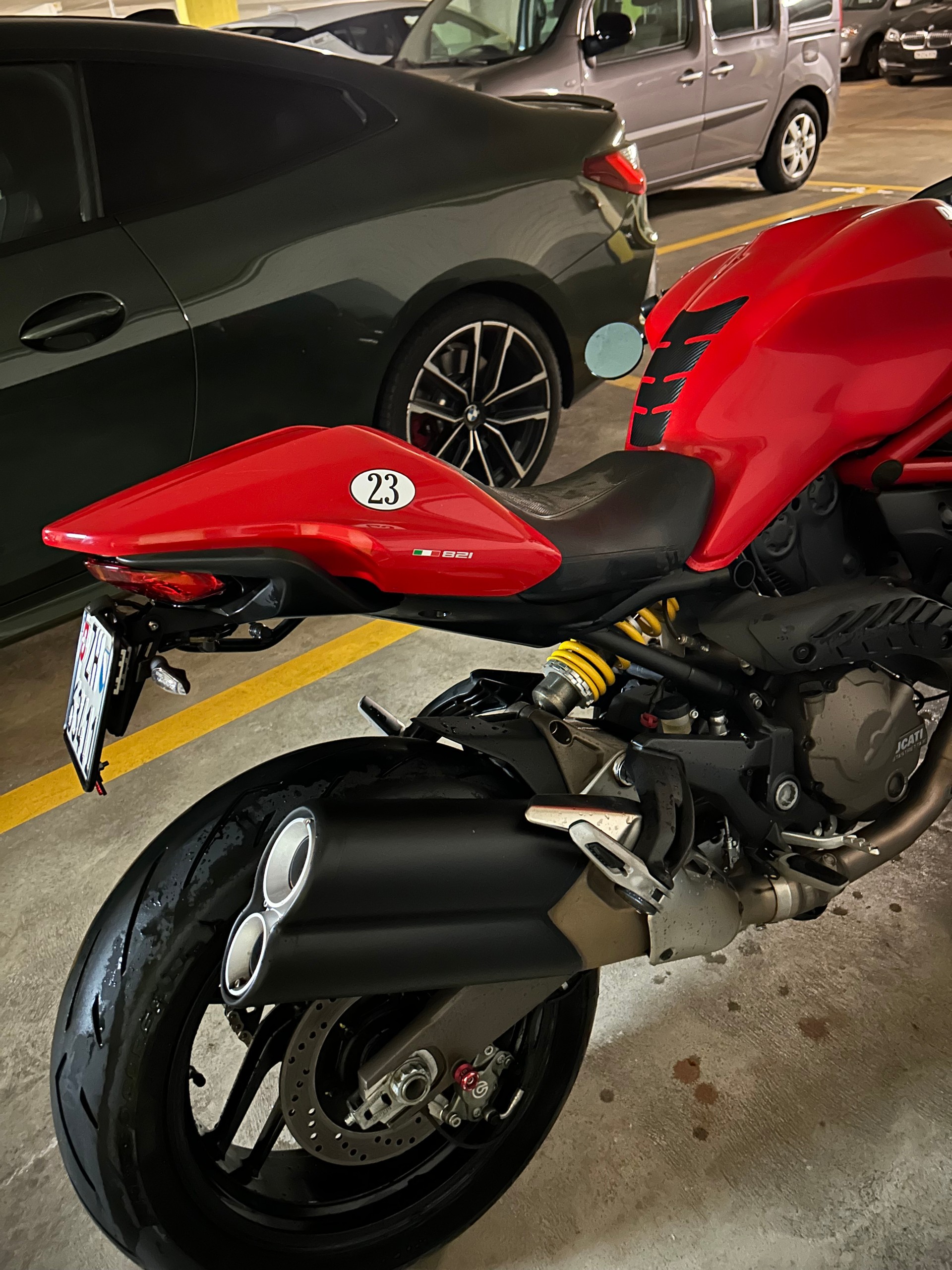 DUCATI Monster 821-image-2