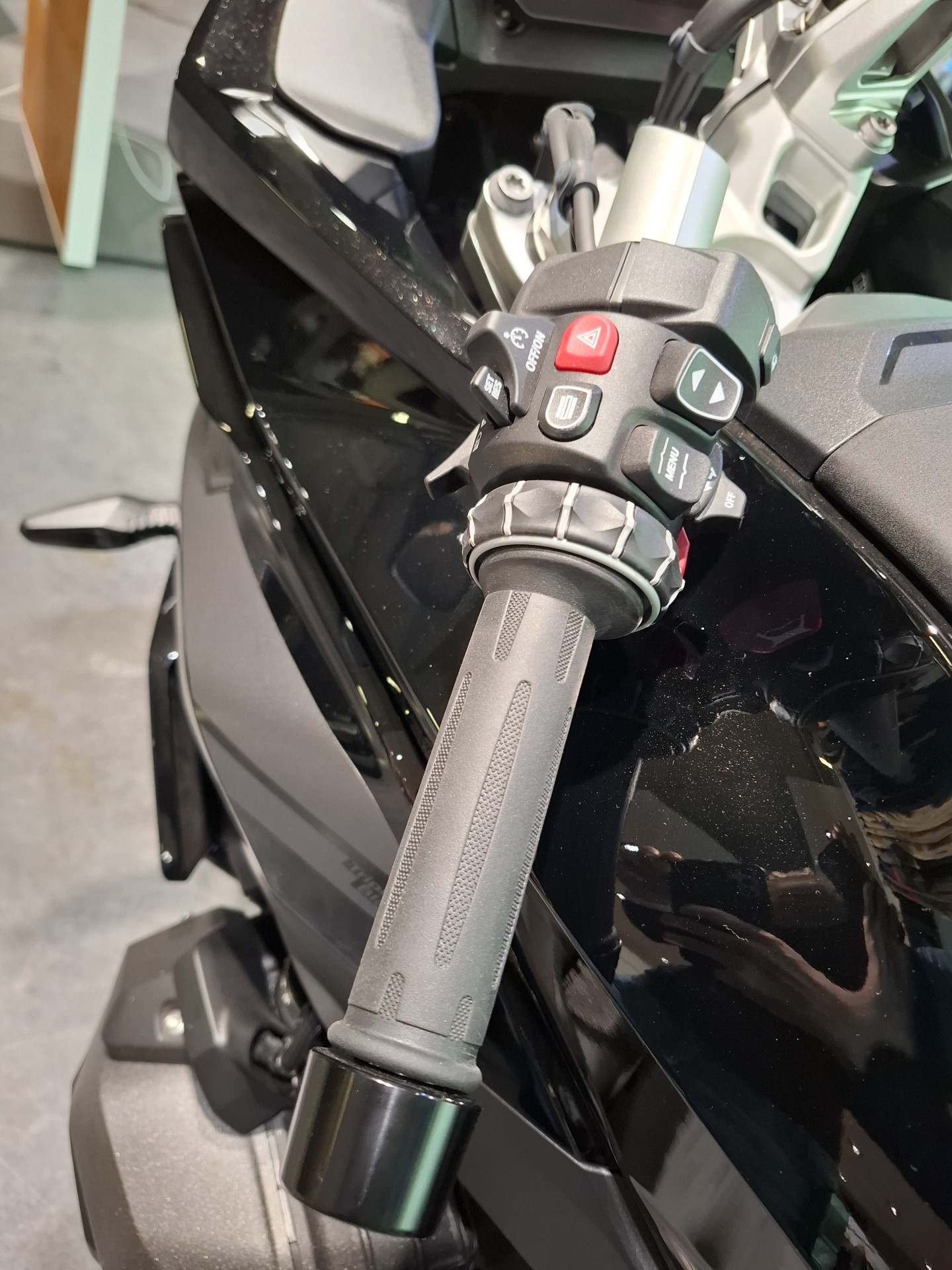 BMW R 1300 RS Triple Black-image-3