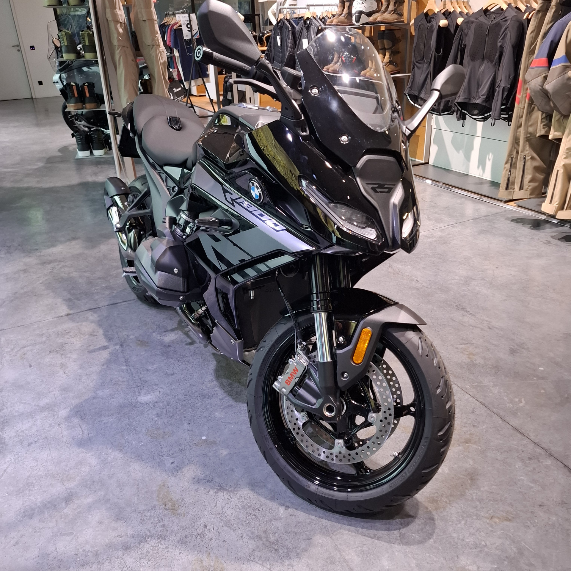 BMW R 1300 RS Triple Black-image-0