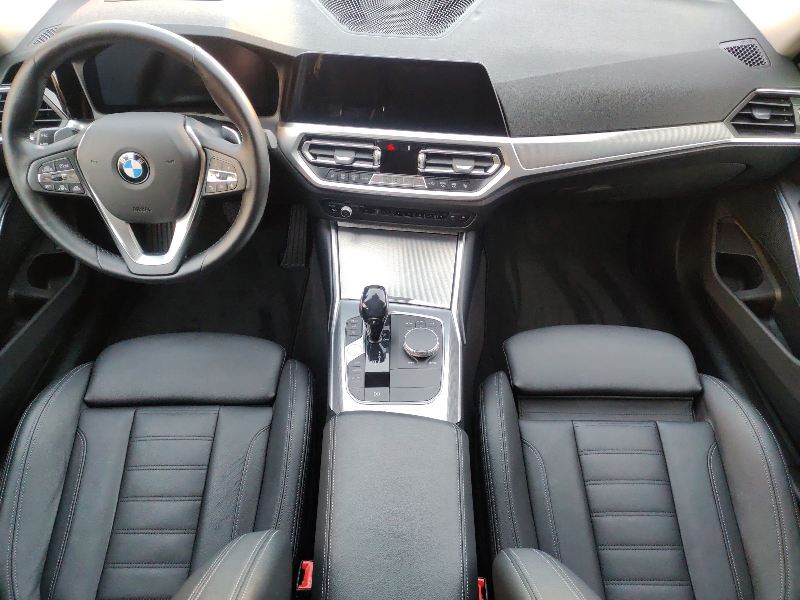 BMW 320d xDrive Touring Sport-image-12