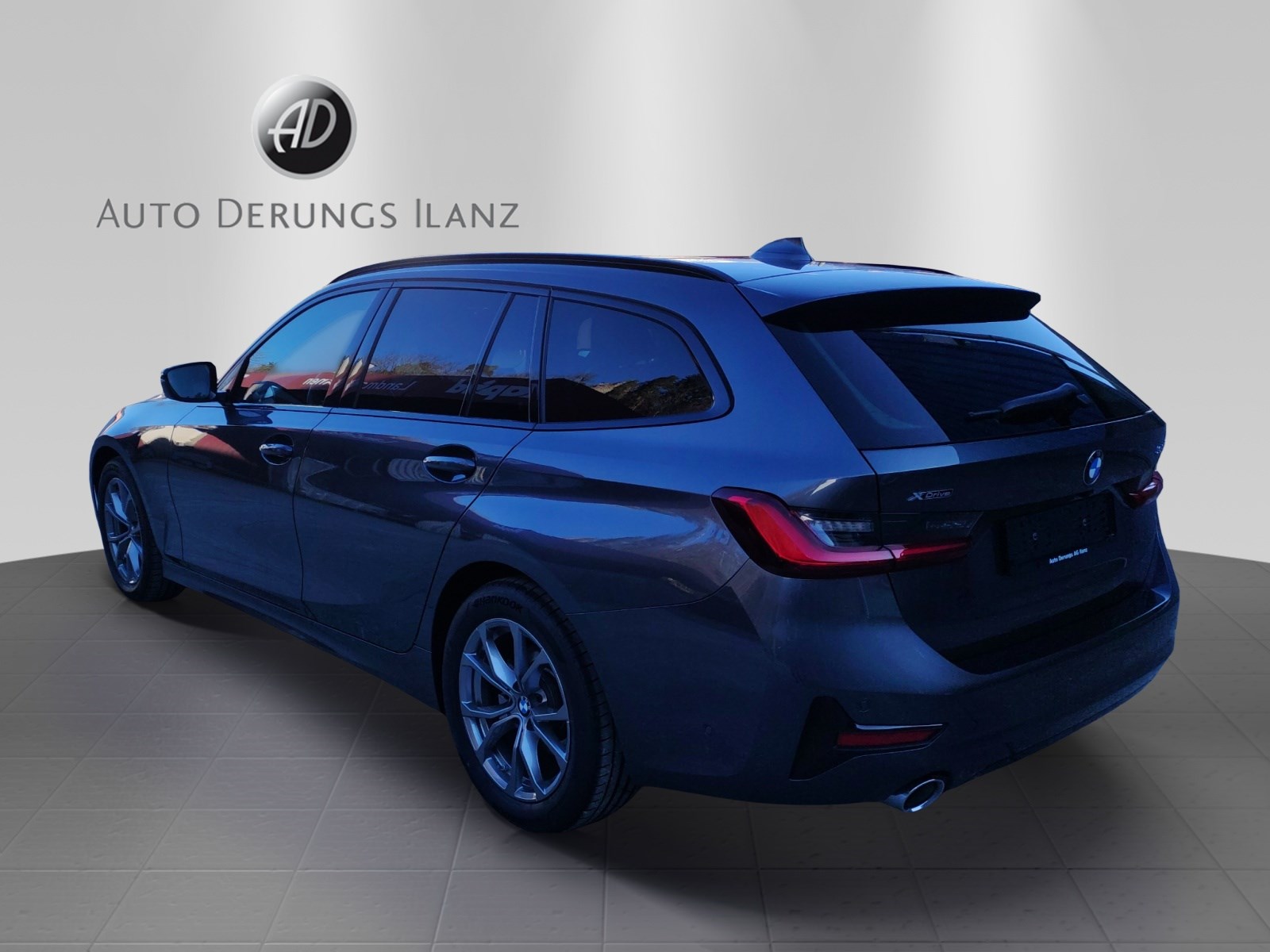 BMW 320d xDrive Touring Sport-showroom-element-3