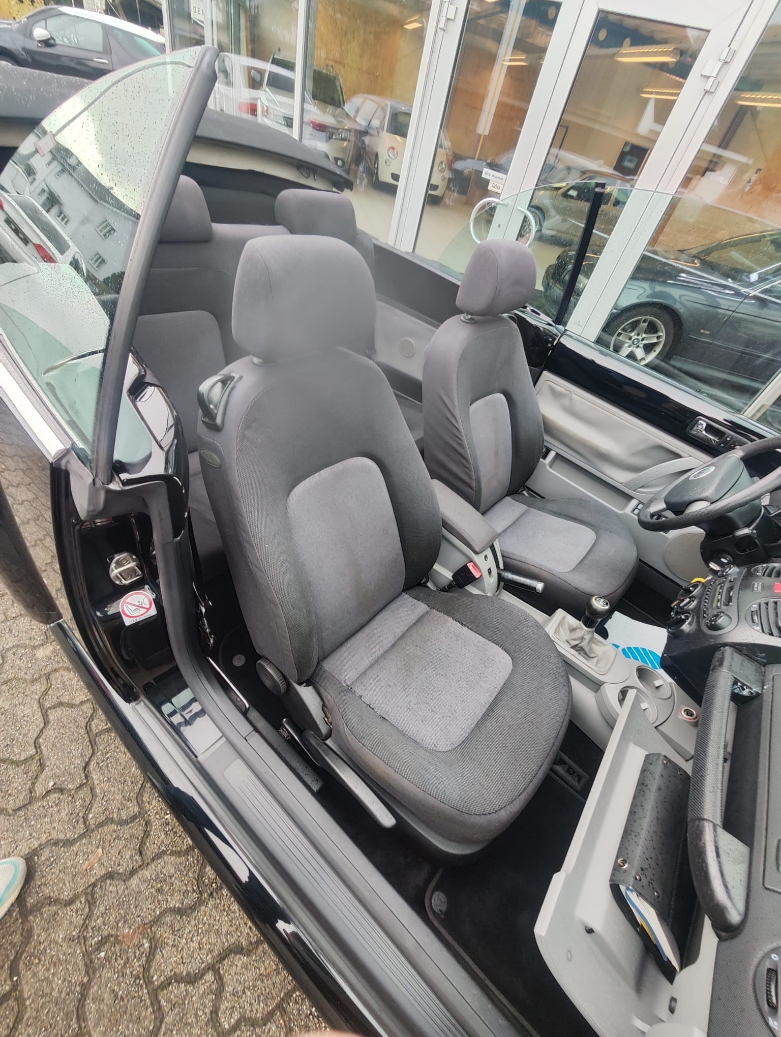 VW New Beetle Cabrio 1.6-image-7