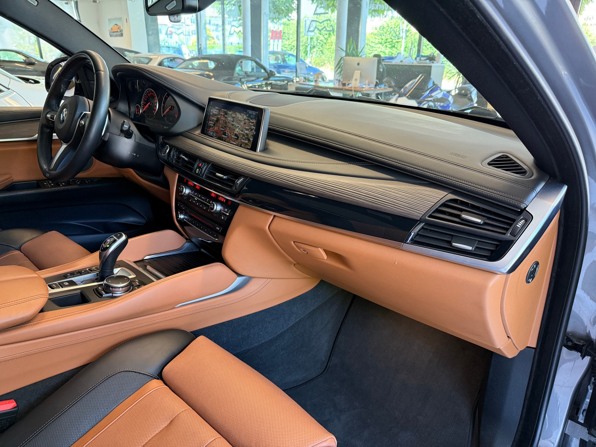 BMW X6 M50d-image-10