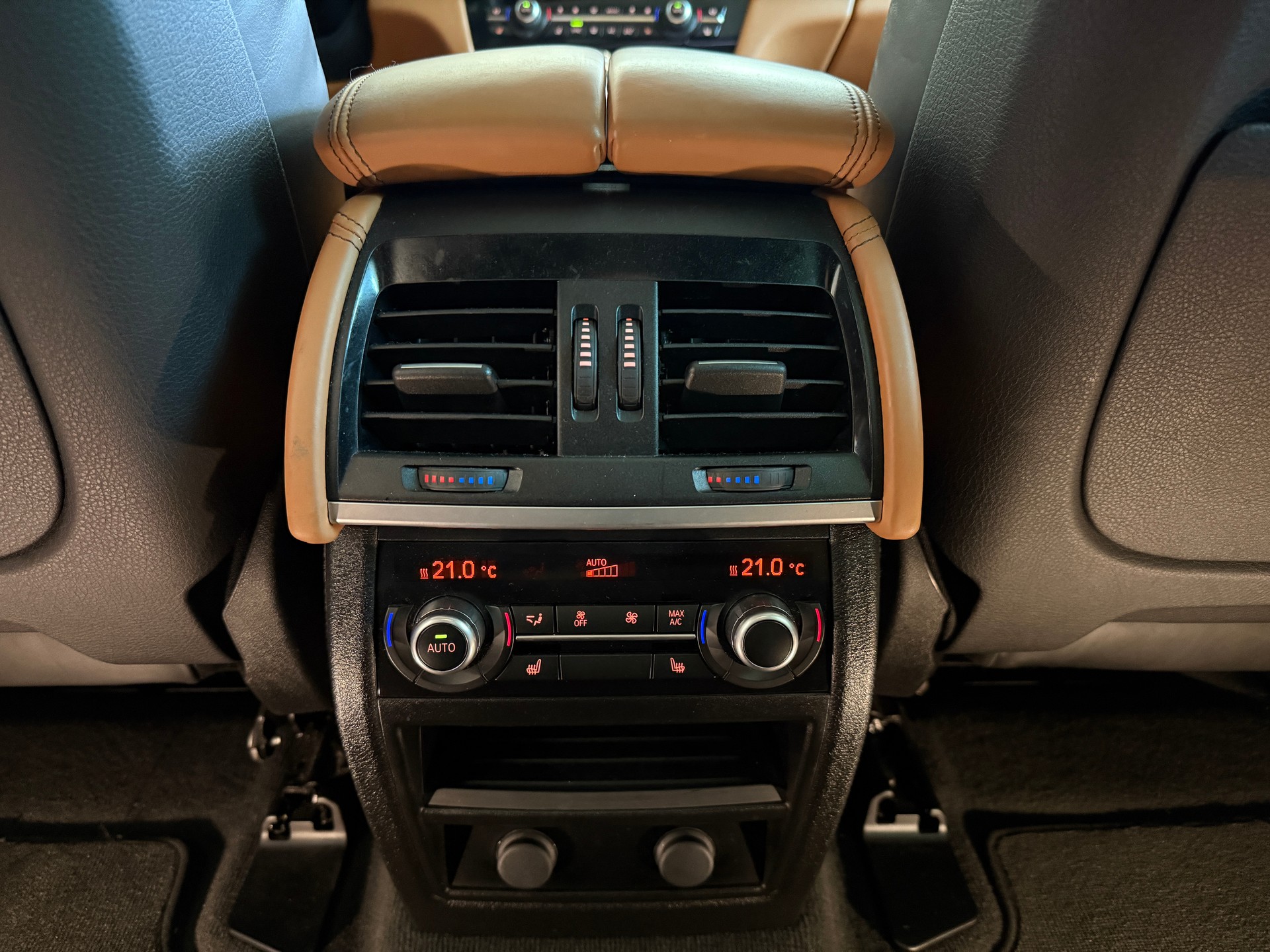 BMW X6 M50d-image-13