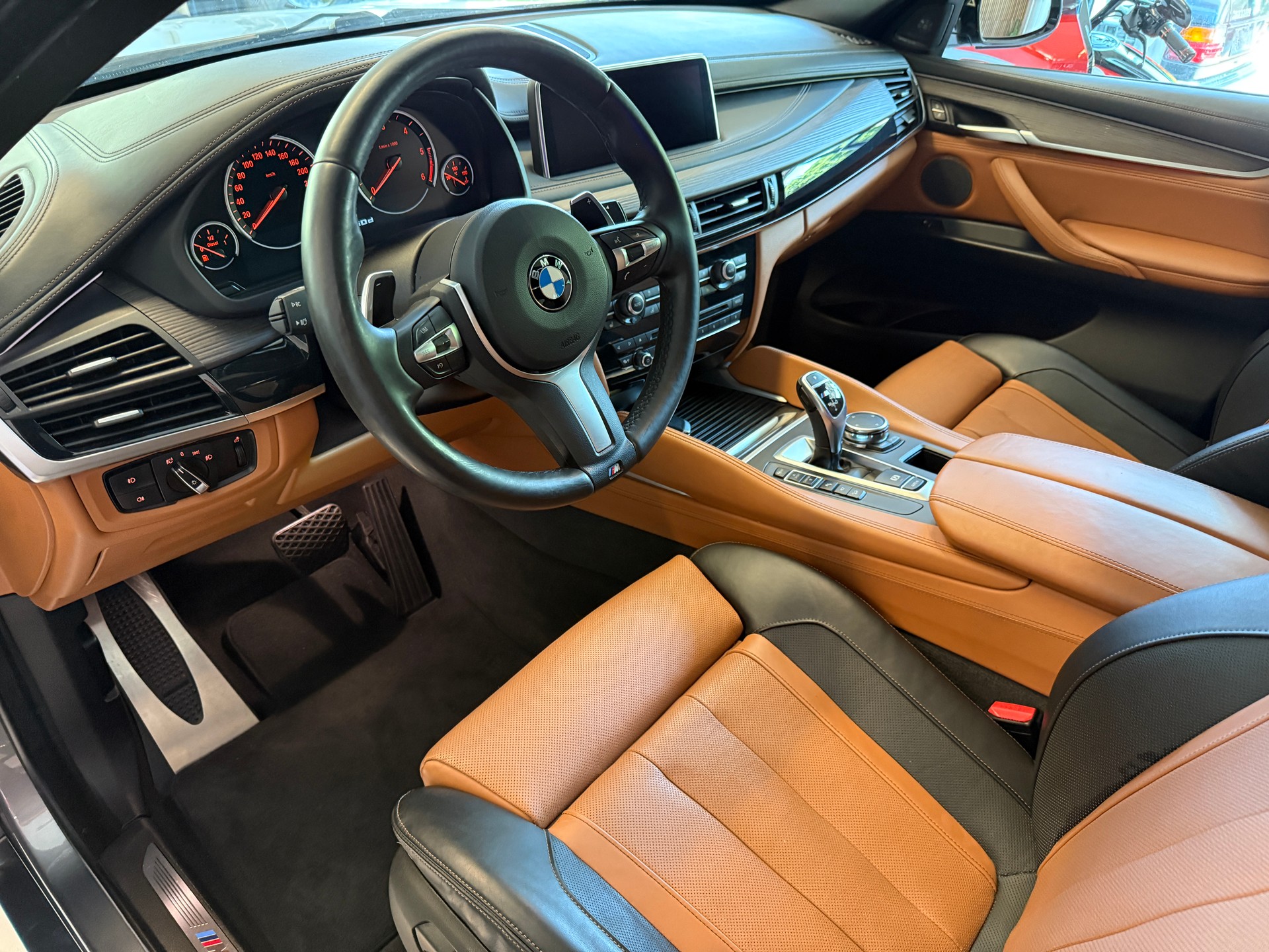BMW X6 M50d-image-5