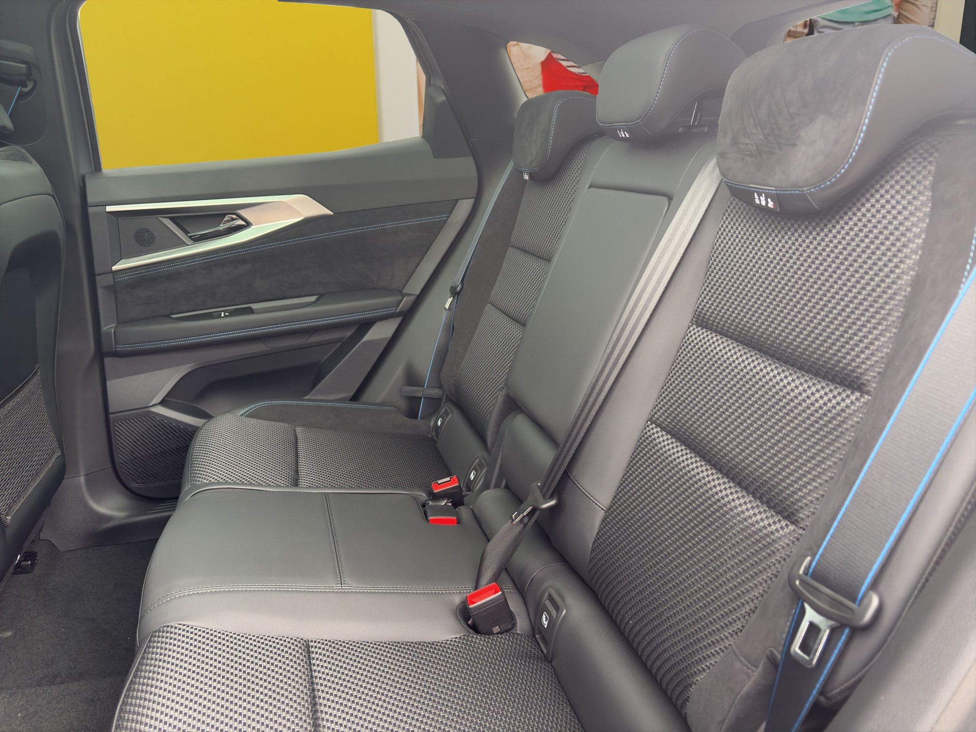 RENAULT Austral 1.2 HEV 200 Iconic Esprit Alpine A-image-16