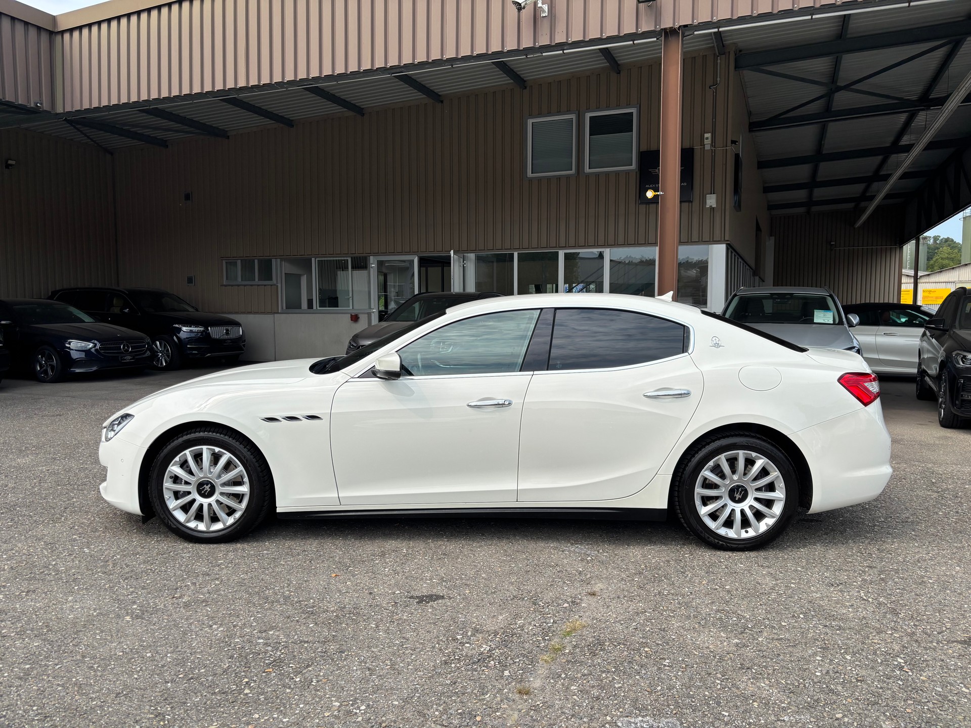 MASERATI Ghibli 3.0 V6 Automatica-showroom-element-3