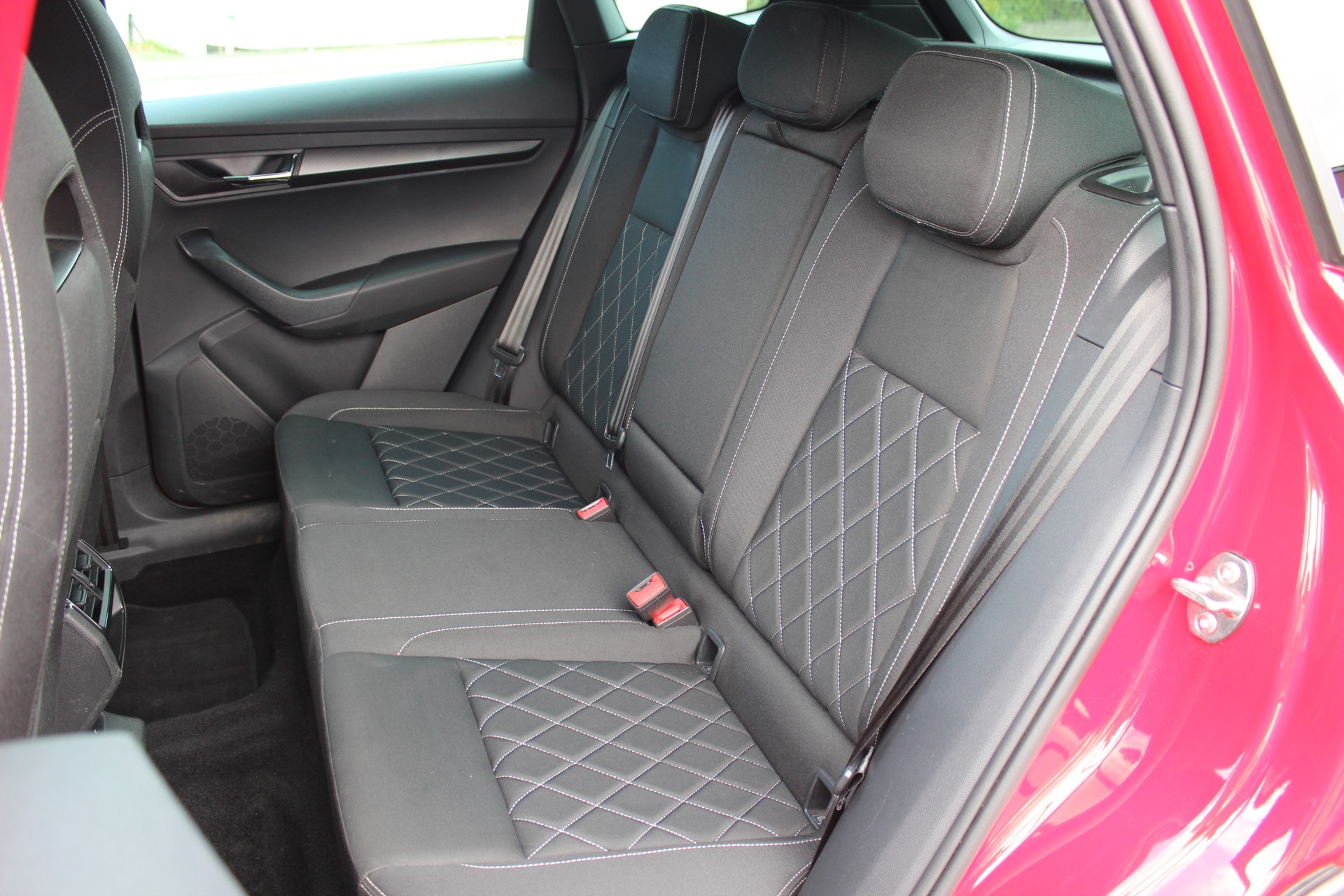 SKODA Karoq 1.5 TSI ACT SportLine DSG-image-6