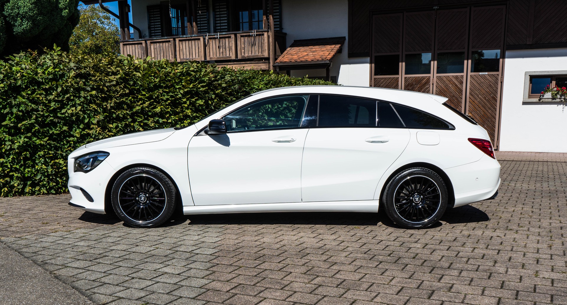 MERCEDES-BENZ CLA Shooting Brake EXCLUSIV 200 7G-DCT KESKIN-image-5