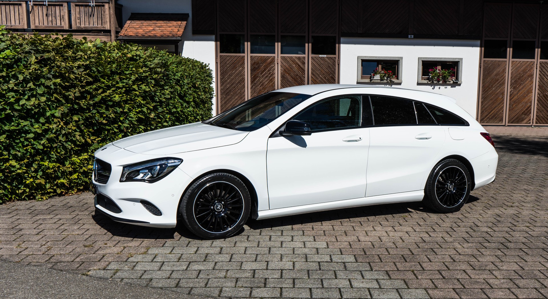 MERCEDES-BENZ CLA Shooting Brake EXCLUSIV 200 7G-DCT KESKIN-image-4
