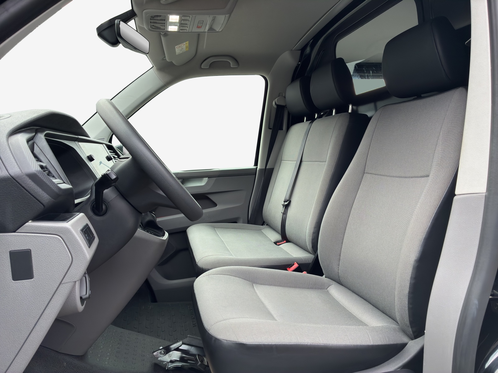 VW T6.1 2.0 TDI 4Motion DSG-image-7