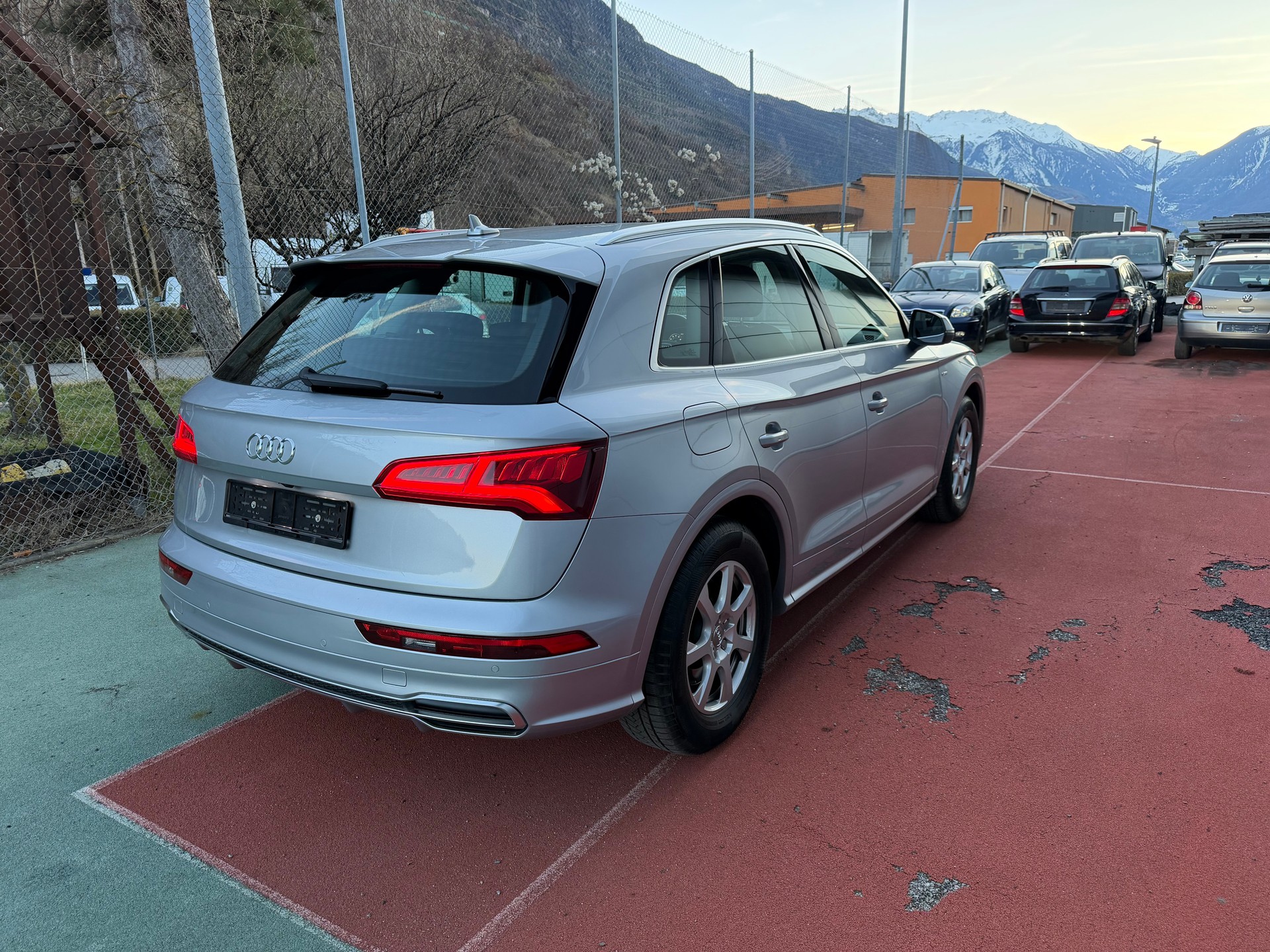 AUDI Q5 2.0 TFSI quattro S-tronic-image-4