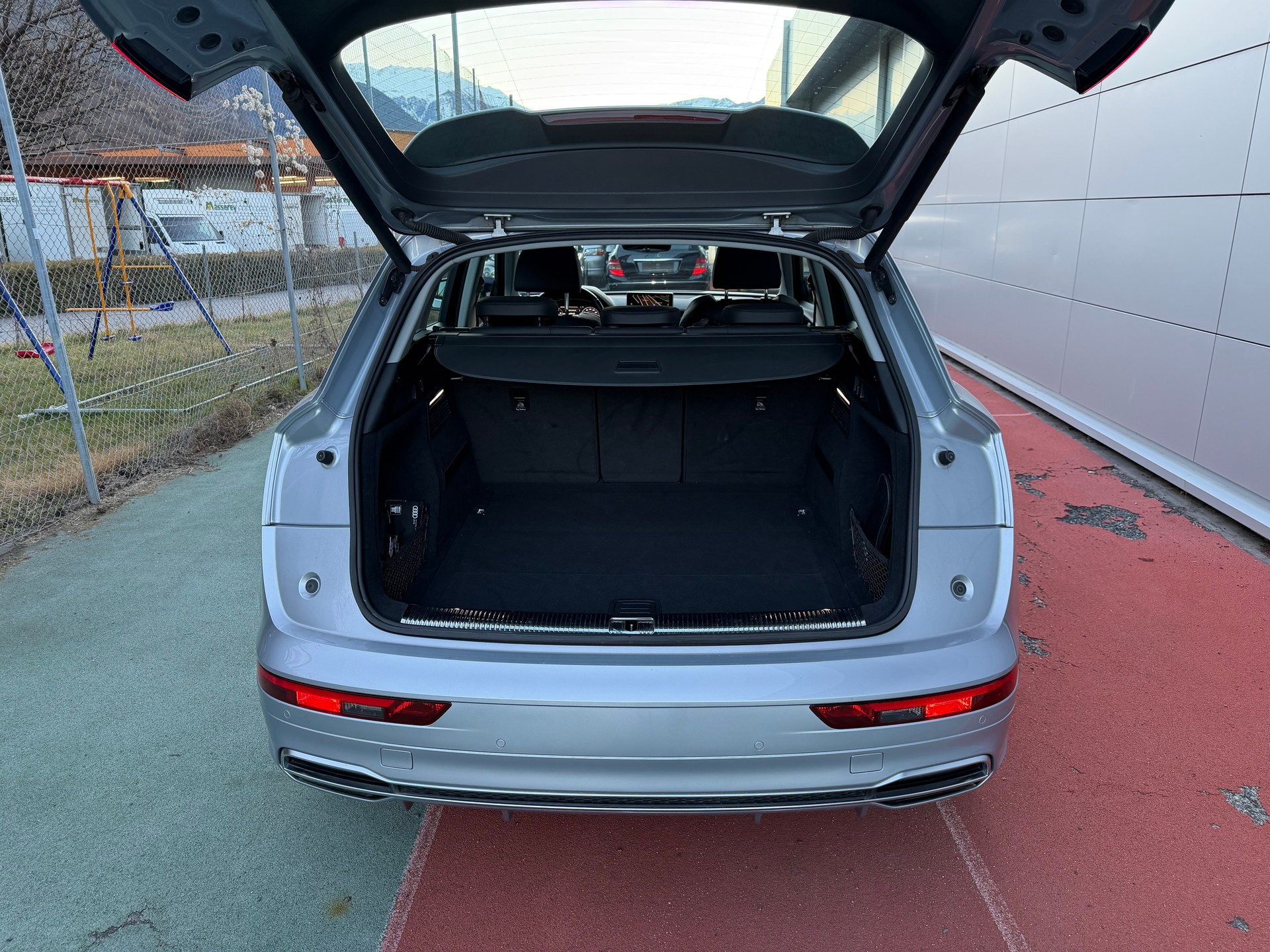 AUDI Q5 2.0 TFSI quattro S-tronic-image-12
