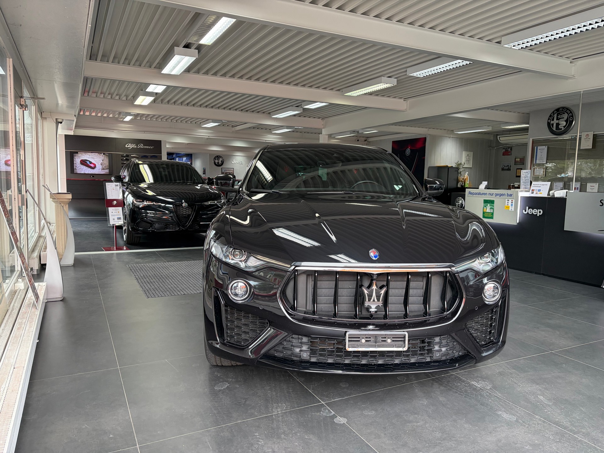 MASERATI Levante S 3.0V6 GranSport Automatica-image-11