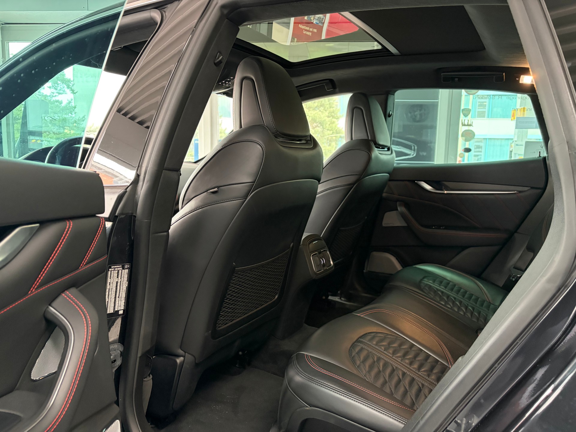 MASERATI Levante S 3.0V6 GranSport Automatica-image-4
