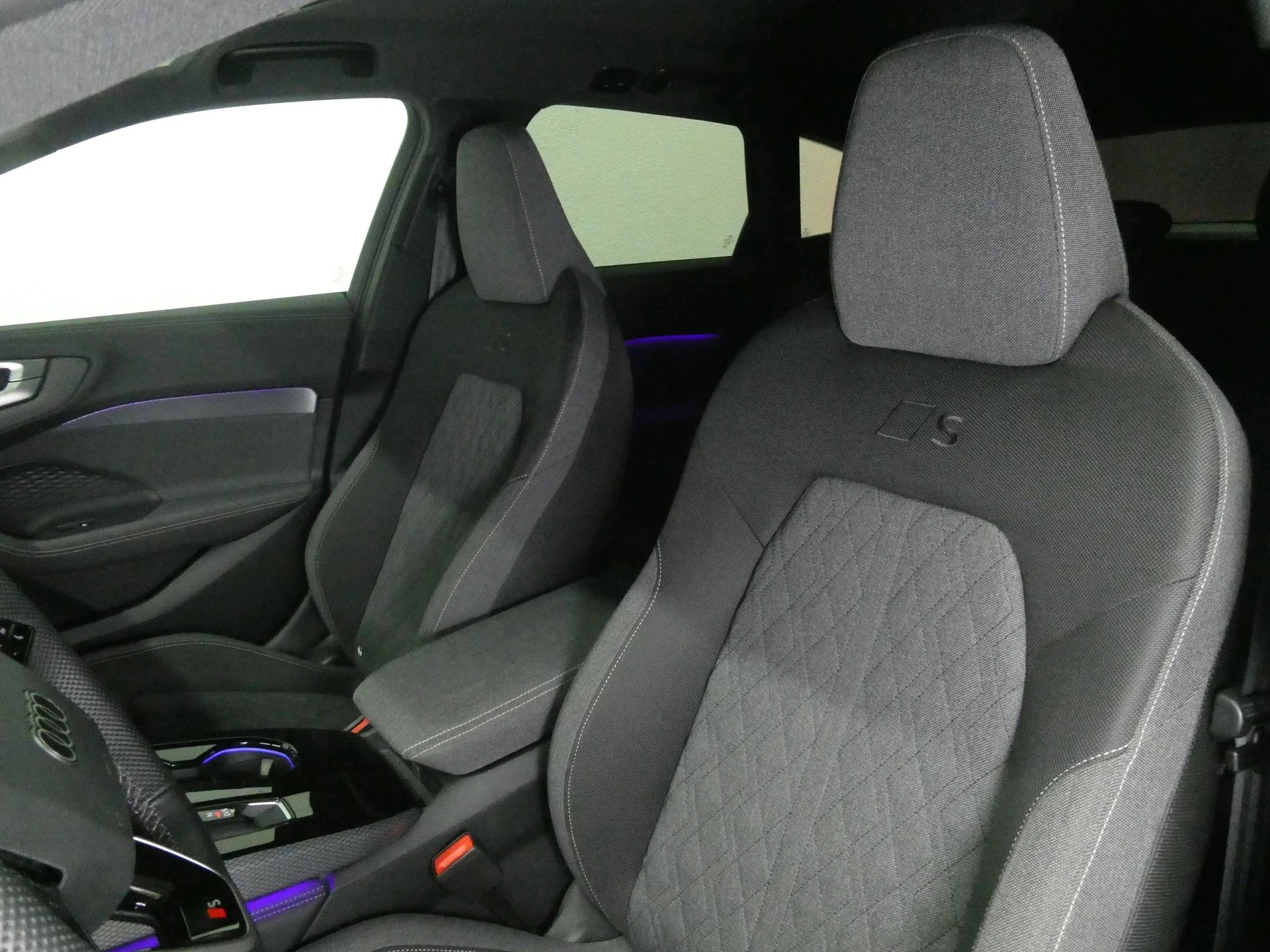 AUDI A5 Limousine 2.0 TDI S tronic S Line Edition - Navi - MMI Beifahrerdisplay - Matrix LED - Keyless - 360° Kamera - 204 PS-image-9