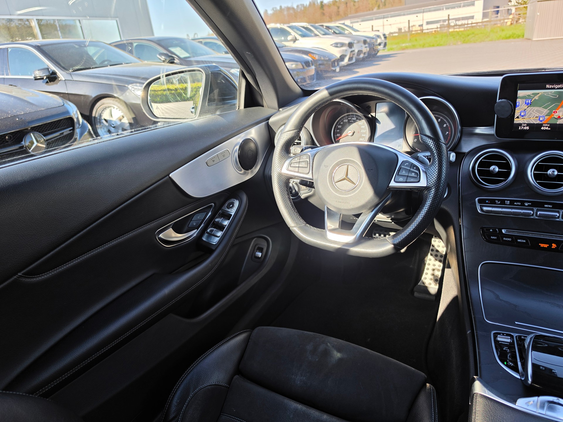 MERCEDES-BENZ C 200 Cabriolet AMG Line 9G-Tronic-image-15