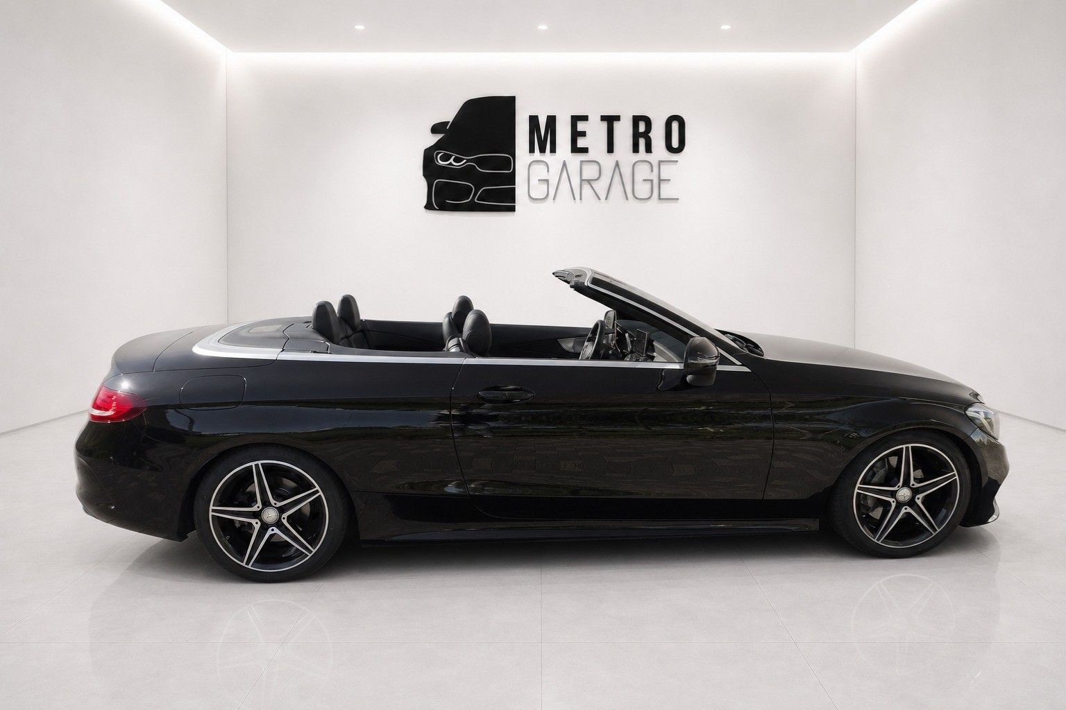 MERCEDES-BENZ C 200 Cabriolet AMG Line 9G-Tronic-image-5